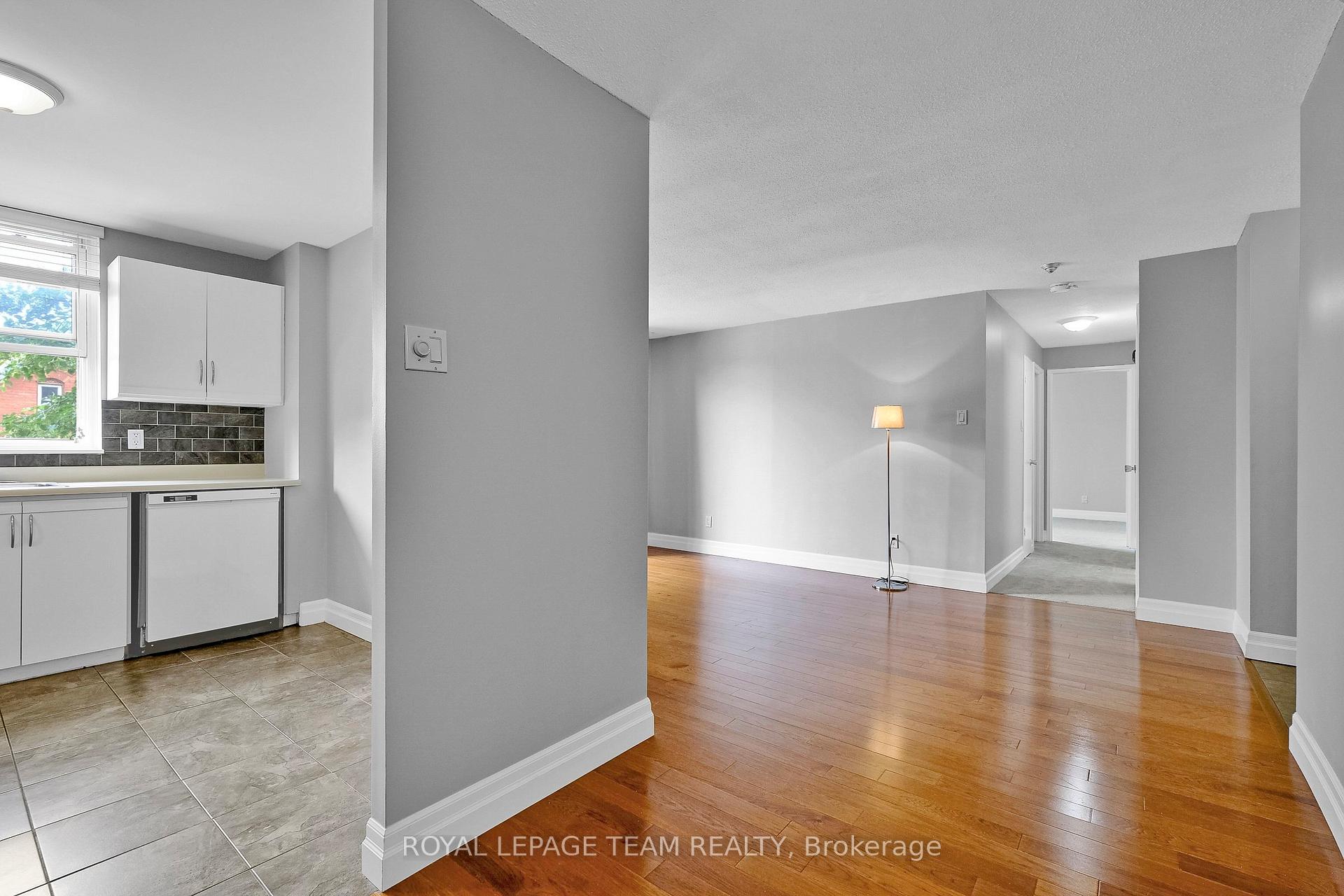 Photo 11 of Unit 302, 50 Burnside Avenue, Ottawa, Mechanicsville — HOMEH