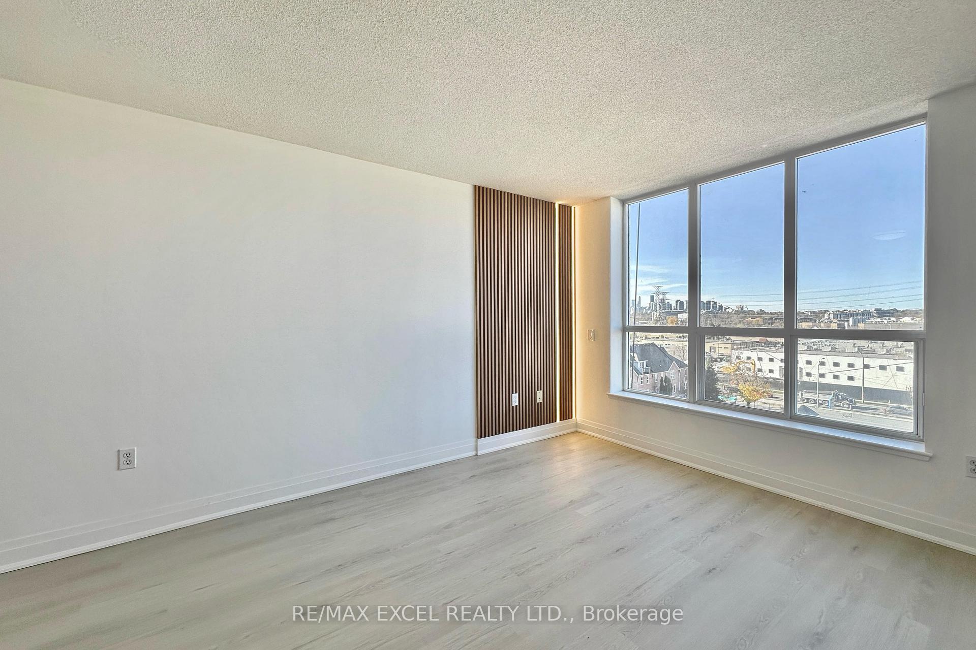 Photo 7 of Unit 708, 21 Overlea Boulevard, Toronto, Thorncliffe Park — HOMEH