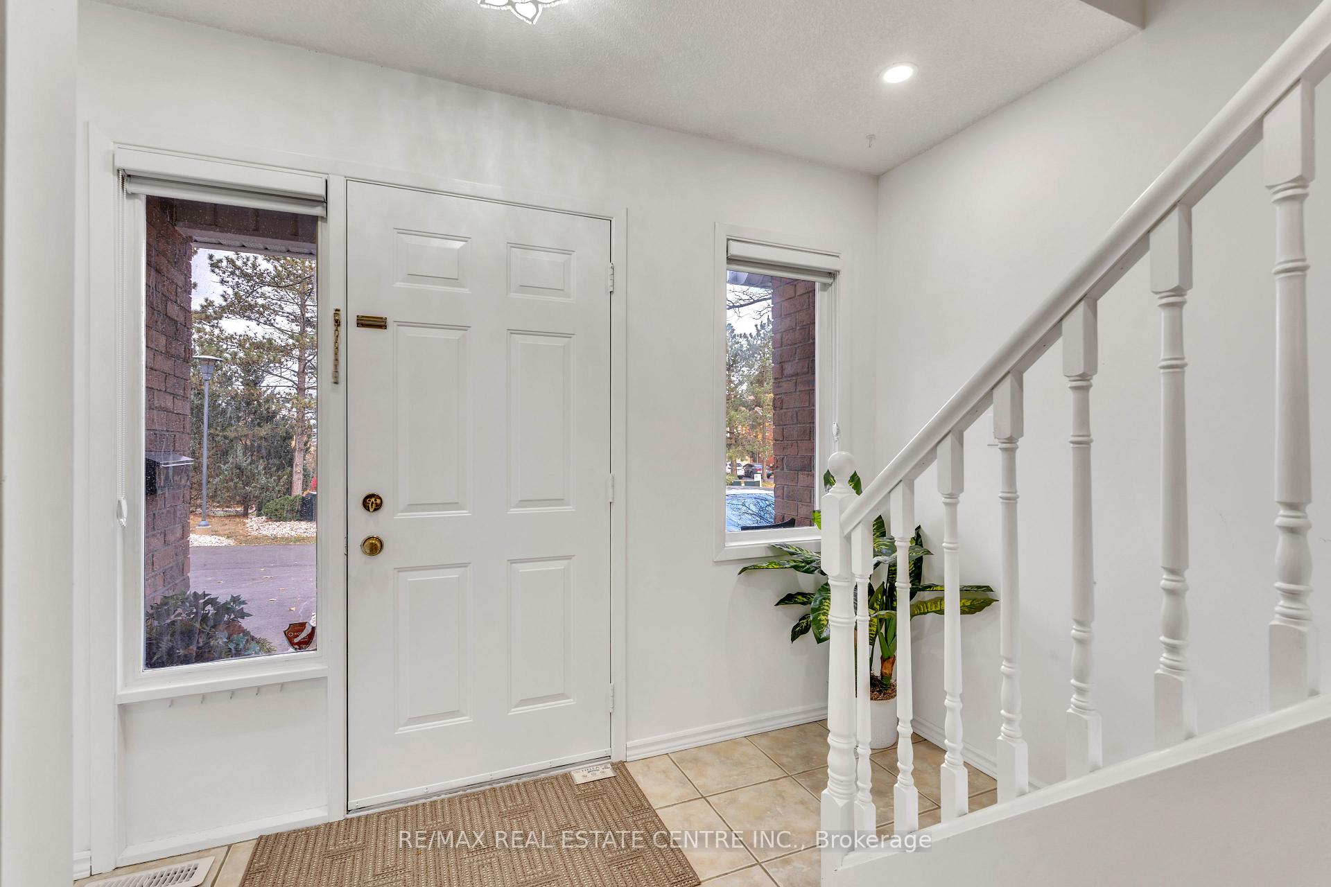 Photo 2 of Unit 2, 524 Beechwood Drive E, Waterloo — HOMEH