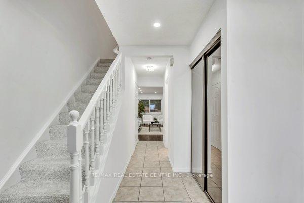 Photo 3 of Unit 2, 524 Beechwood Drive E, Waterloo — HOMEH