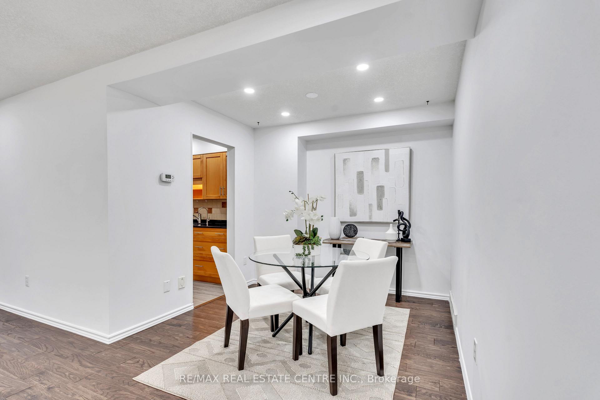 Photo 5 of Unit 2, 524 Beechwood Drive E, Waterloo — HOMEH