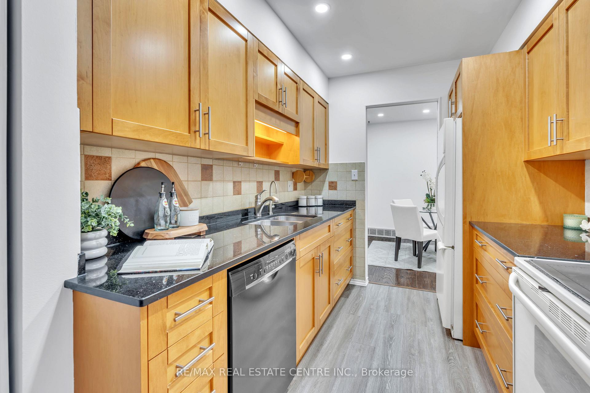 Photo 11 of Unit 2, 524 Beechwood Drive E, Waterloo — HOMEH
