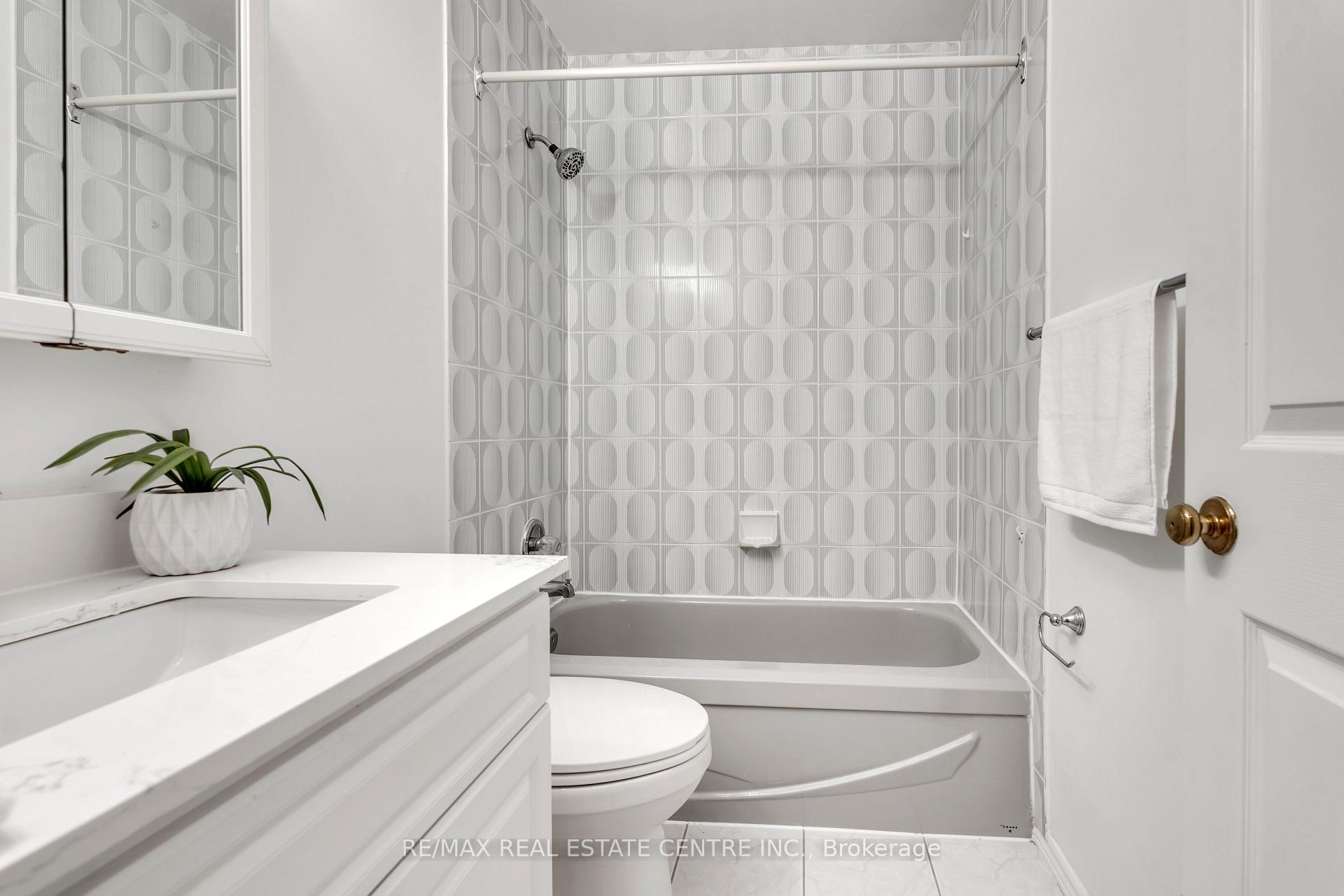 Photo 18 of Unit 2, 524 Beechwood Drive E, Waterloo — HOMEH