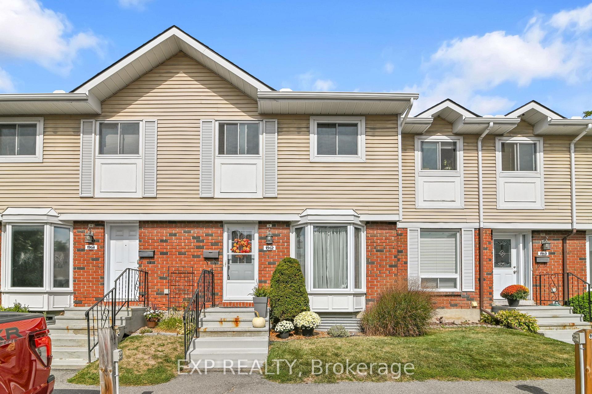 Photo 1 of 1962 Greenvale Lane, Ottawa, Chateauneuf — HOMEH