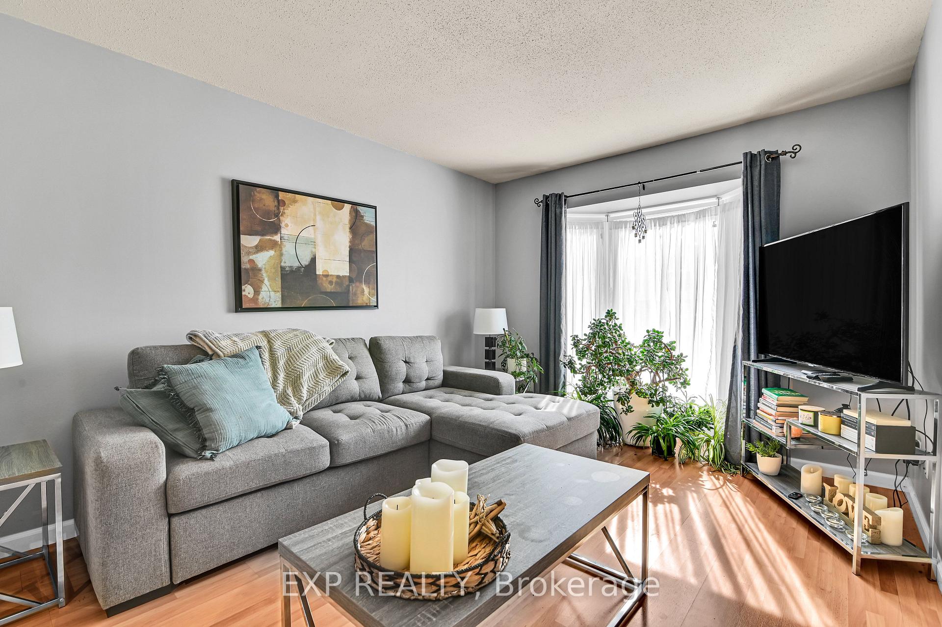 Photo 3 of 1962 Greenvale Lane, Ottawa, Chateauneuf — HOMEH