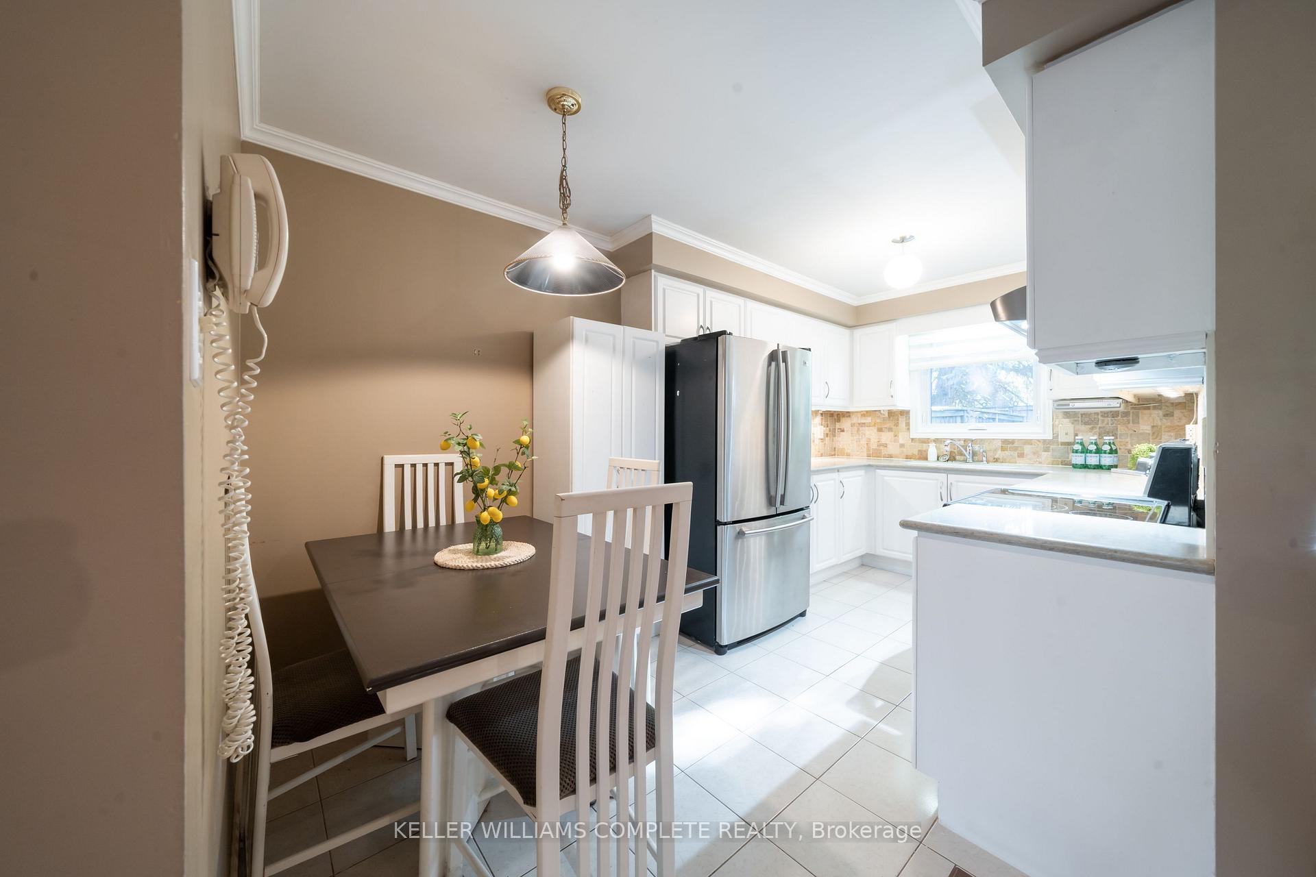 Photo 5 of Unit 6, 230 Meadowbrook Drive, Hamilton, Ancaster — HOMEH
