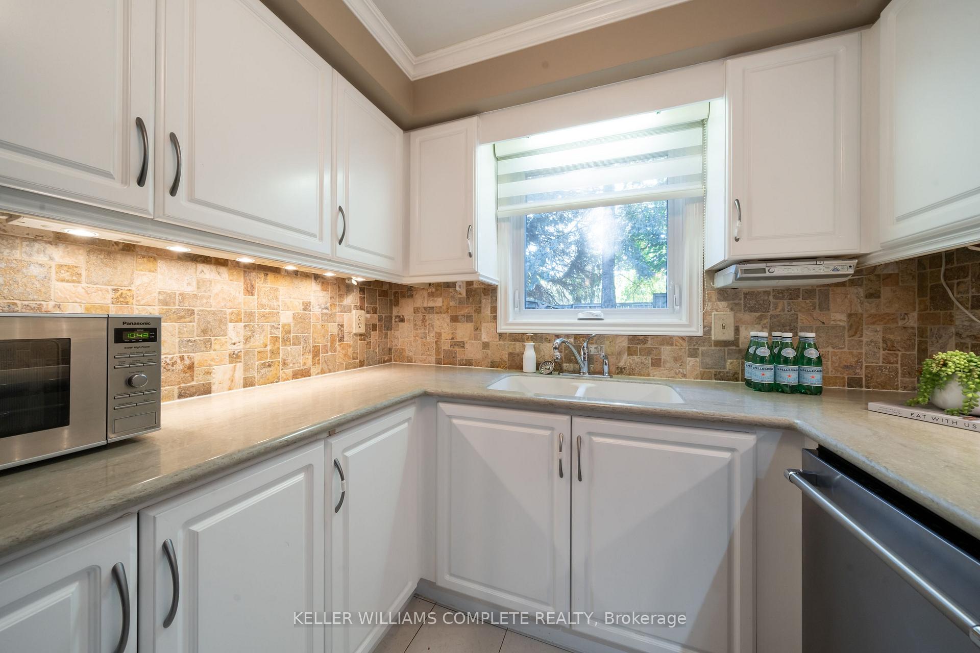 Photo 6 of Unit 6, 230 Meadowbrook Drive, Hamilton, Ancaster — HOMEH