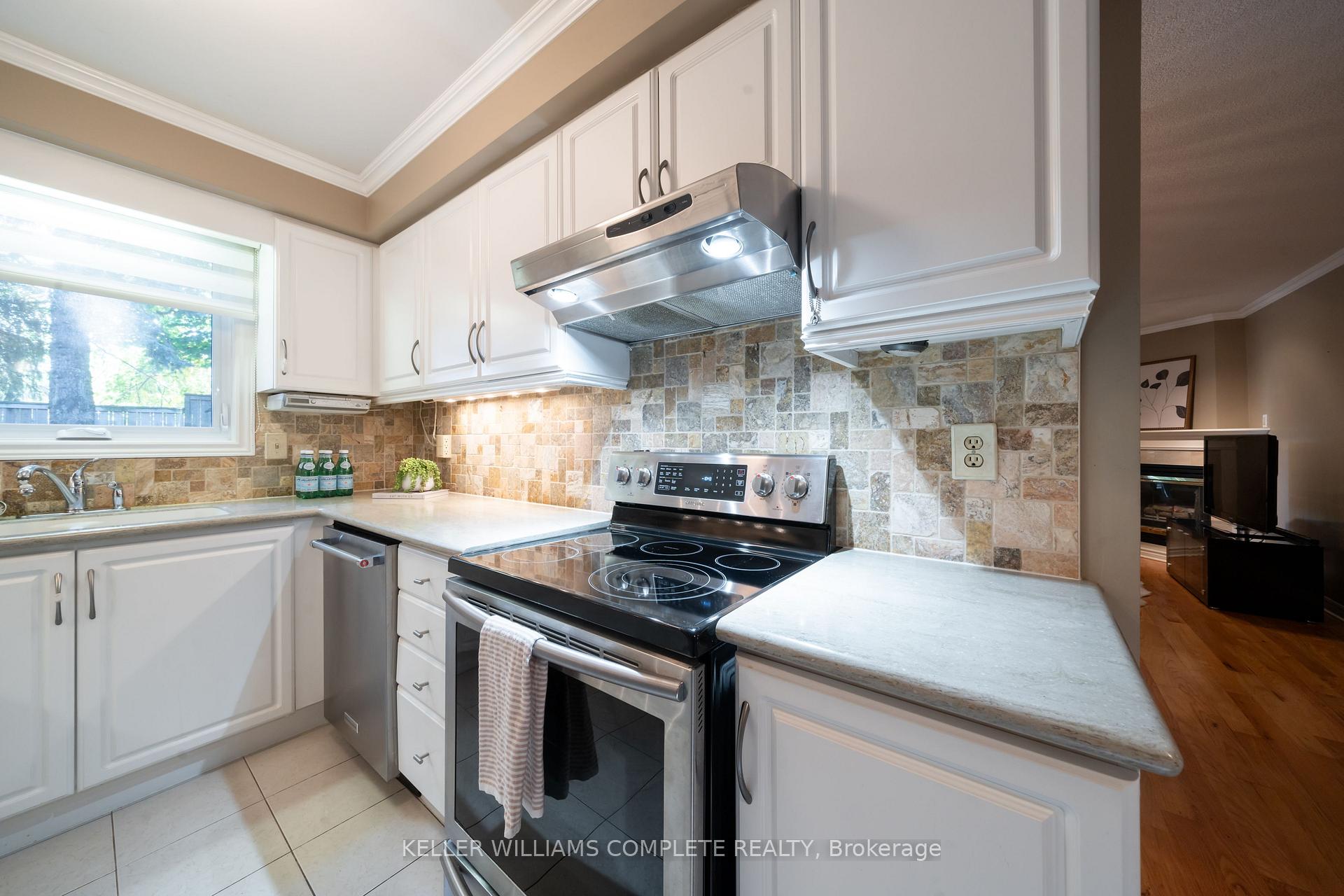 Photo 7 of Unit 6, 230 Meadowbrook Drive, Hamilton, Ancaster — HOMEH