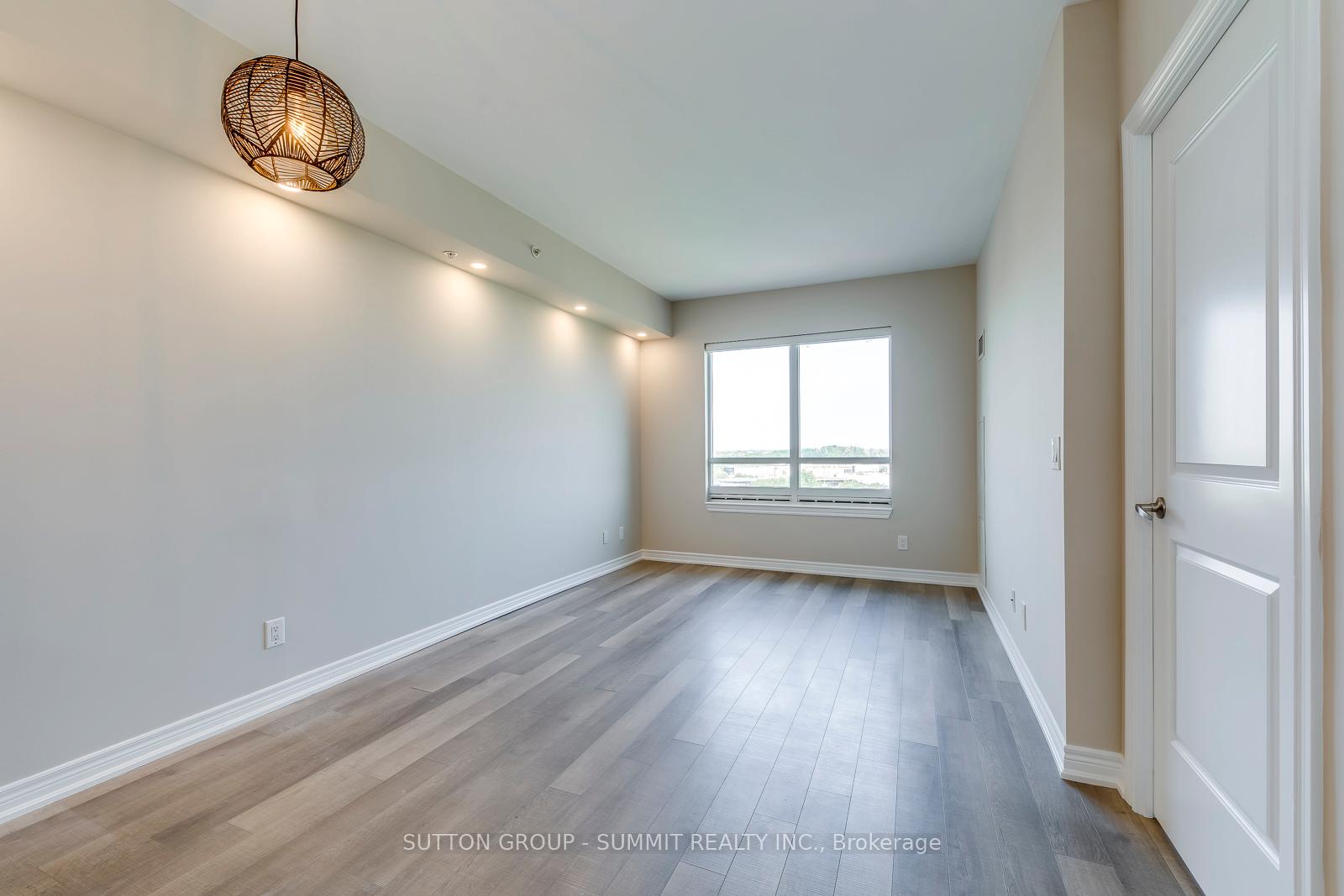 Photo 7 of Unit 804, 9255 Jane Street, Vaughan, Maple — HOMEH