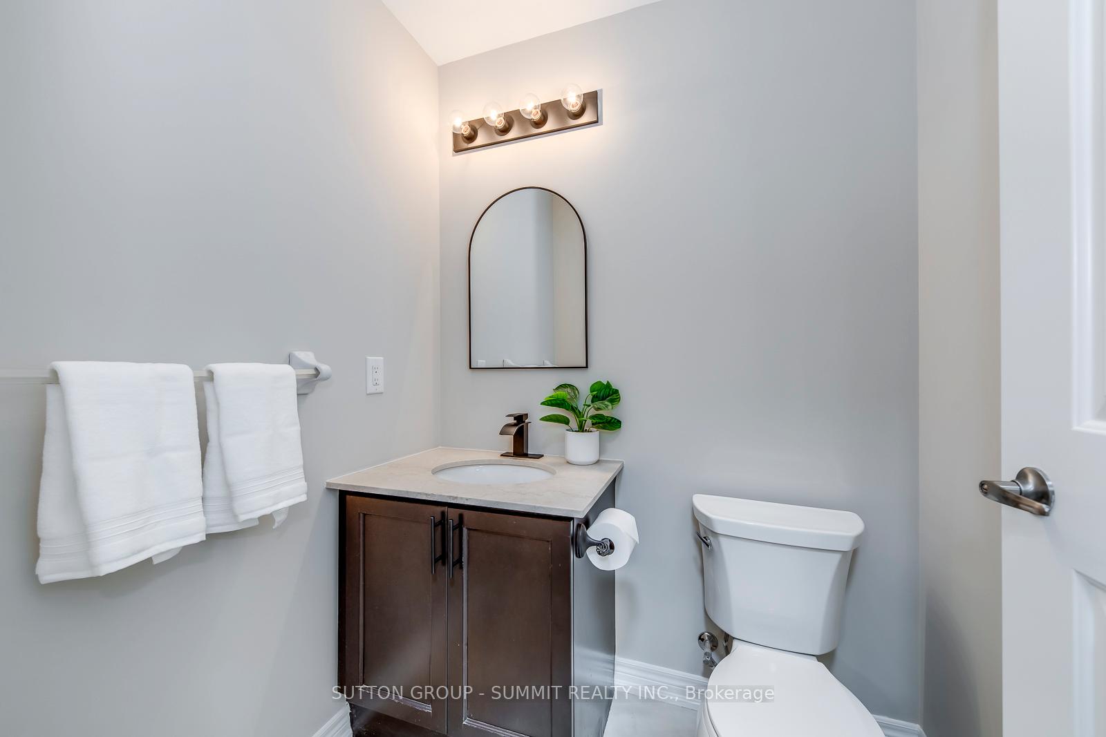 Photo 11 of Unit 804, 9255 Jane Street, Vaughan, Maple — HOMEH