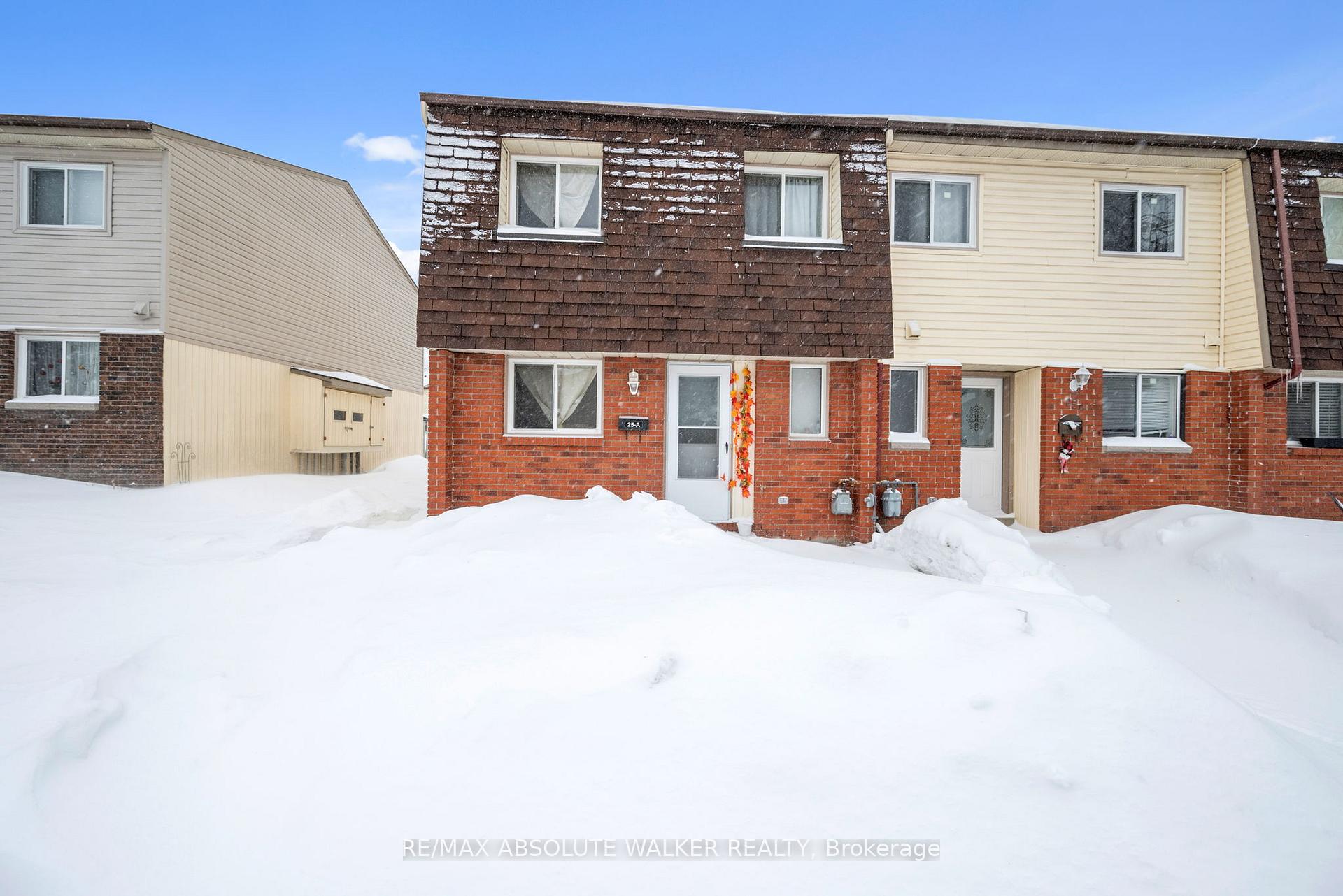 Front of 25A Sonnet Crescent
