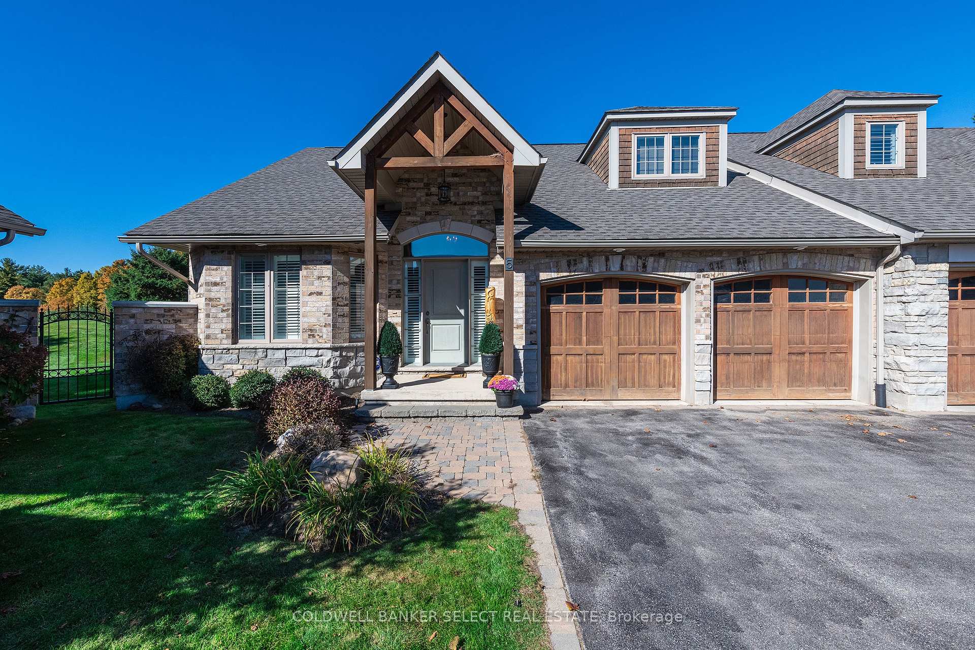 Photo 1 of Unit 5, 14 Zimmerman Drive, Caledon, Rural Caledon — HOMEH