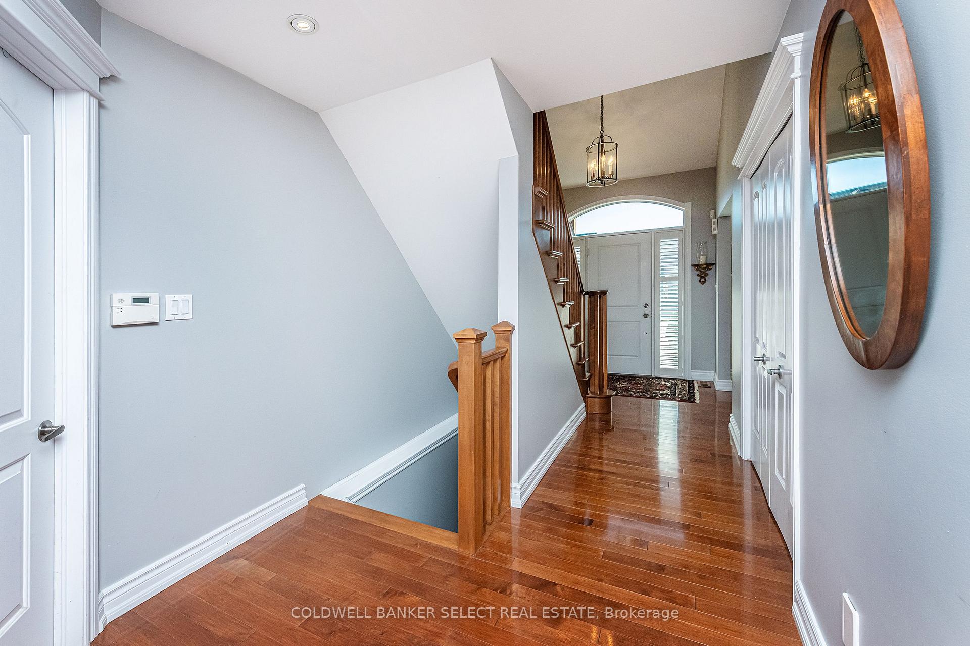 Photo 5 of Unit 5, 14 Zimmerman Drive, Caledon, Rural Caledon — HOMEH
