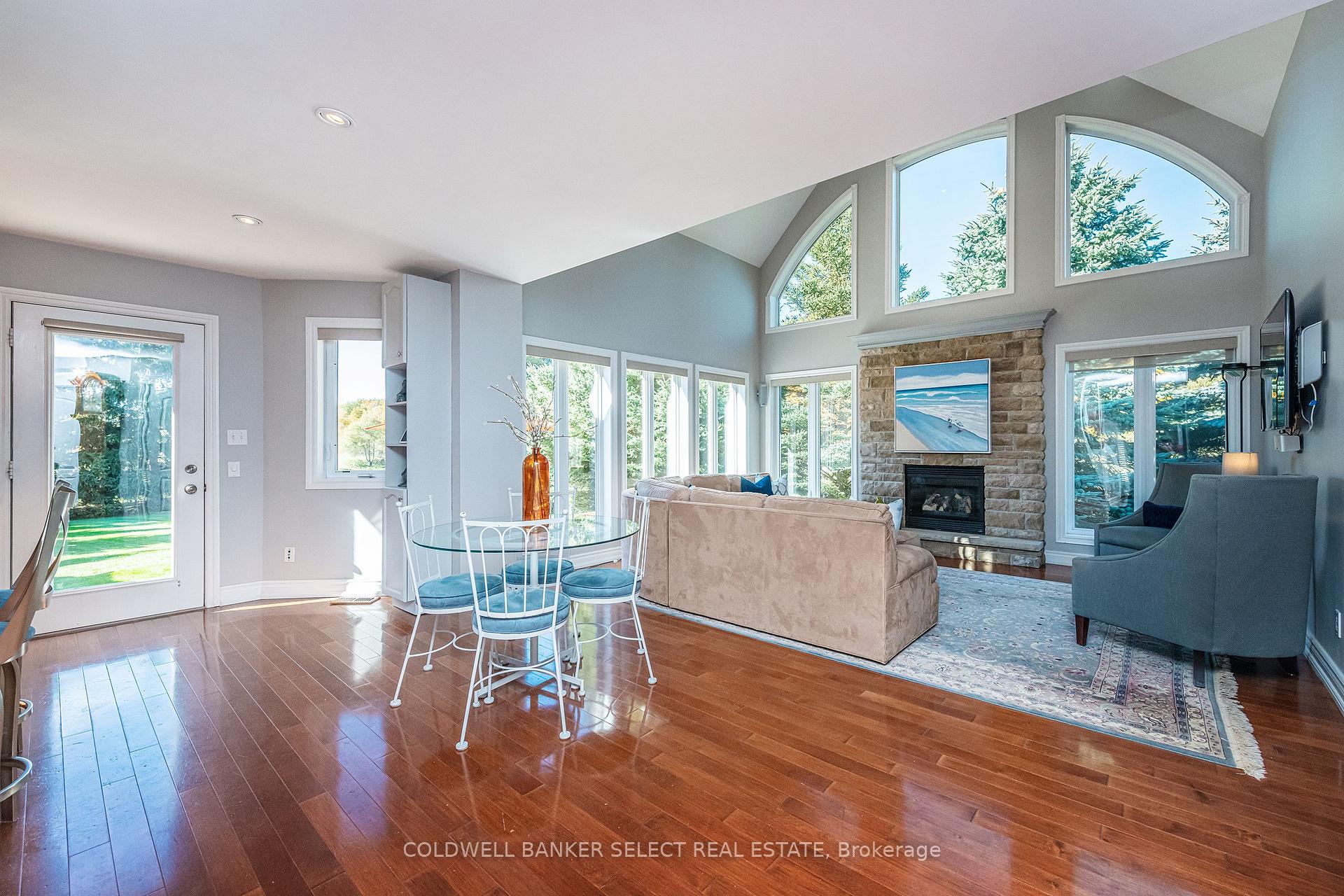 Photo 6 of Unit 5, 14 Zimmerman Drive, Caledon, Rural Caledon — HOMEH