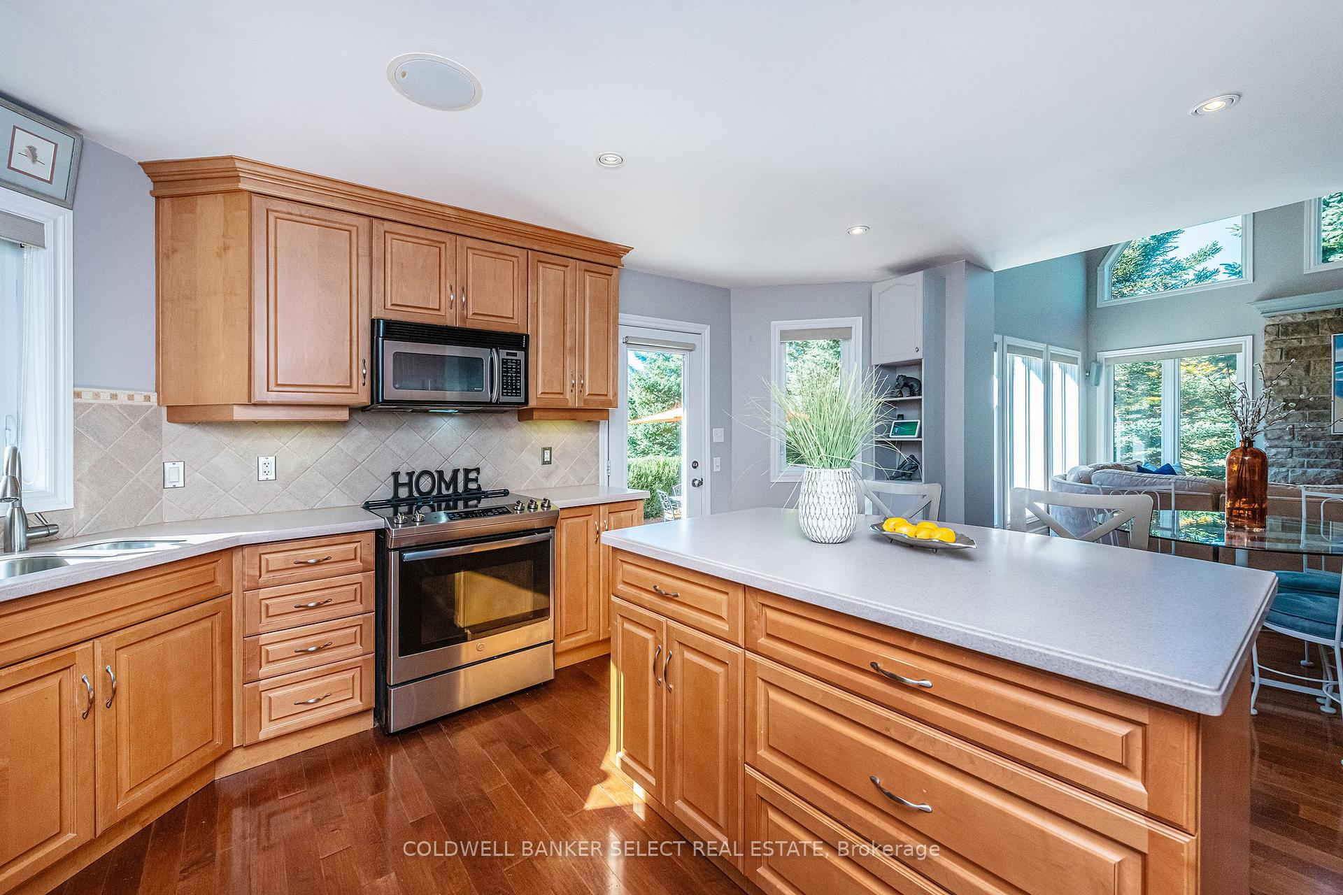 Photo 13 of Unit 5, 14 Zimmerman Drive, Caledon, Rural Caledon — HOMEH