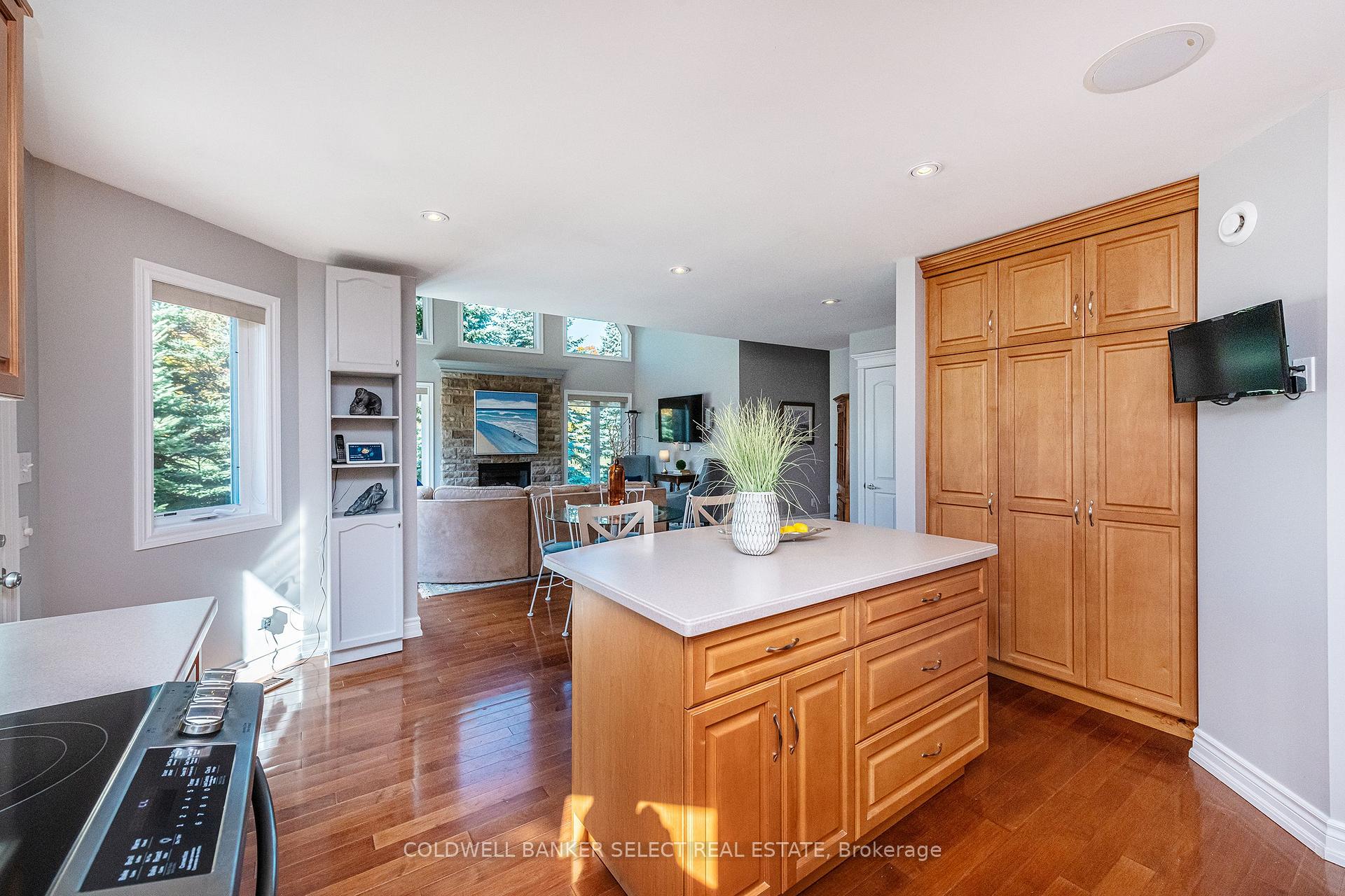 Photo 14 of Unit 5, 14 Zimmerman Drive, Caledon, Rural Caledon — HOMEH