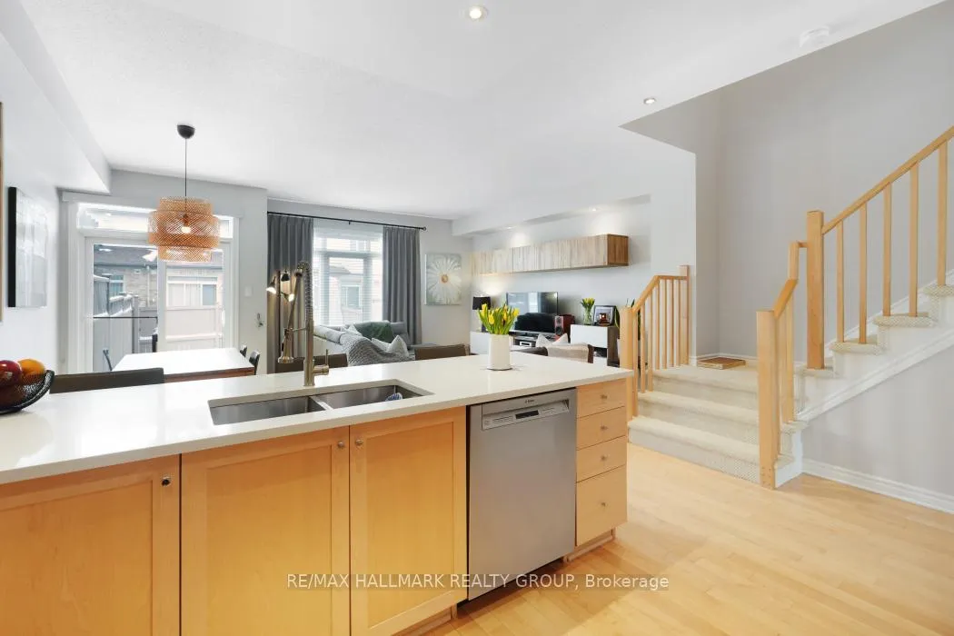 Photo 15 of 125 Watchhorn Grove, Ottawa, Riverside South — HOMEH