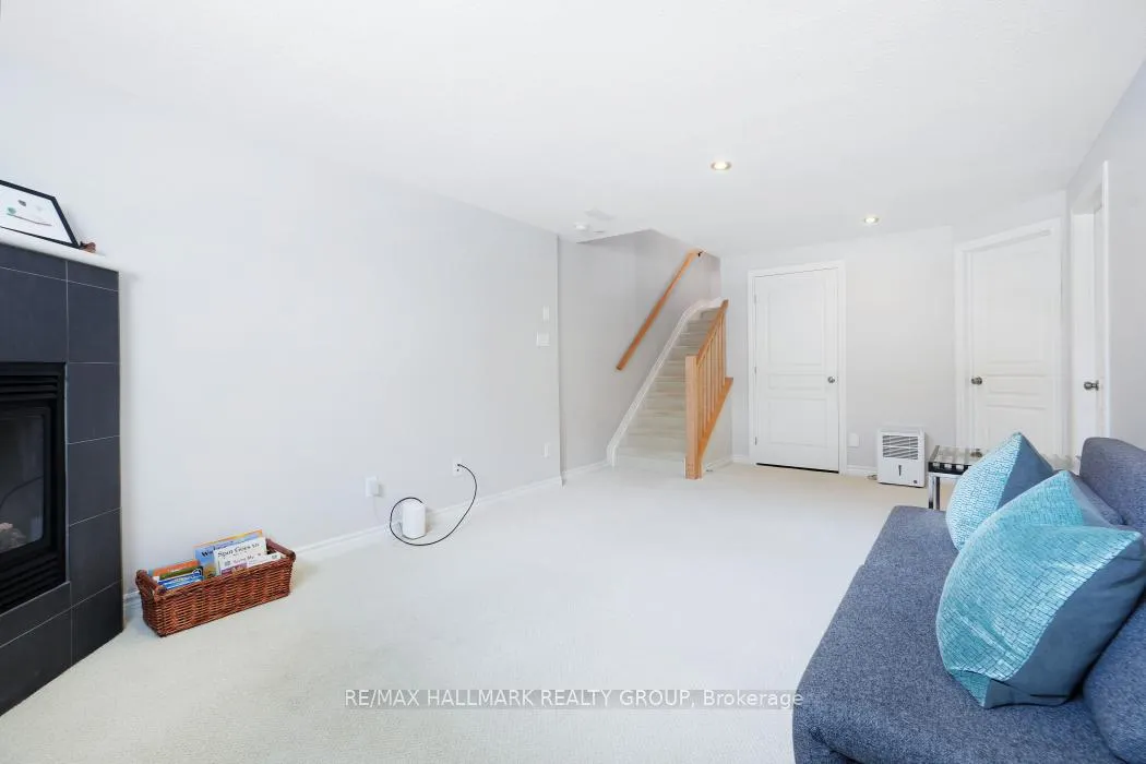 Photo 33 of 125 Watchhorn Grove, Ottawa, Riverside South — HOMEH