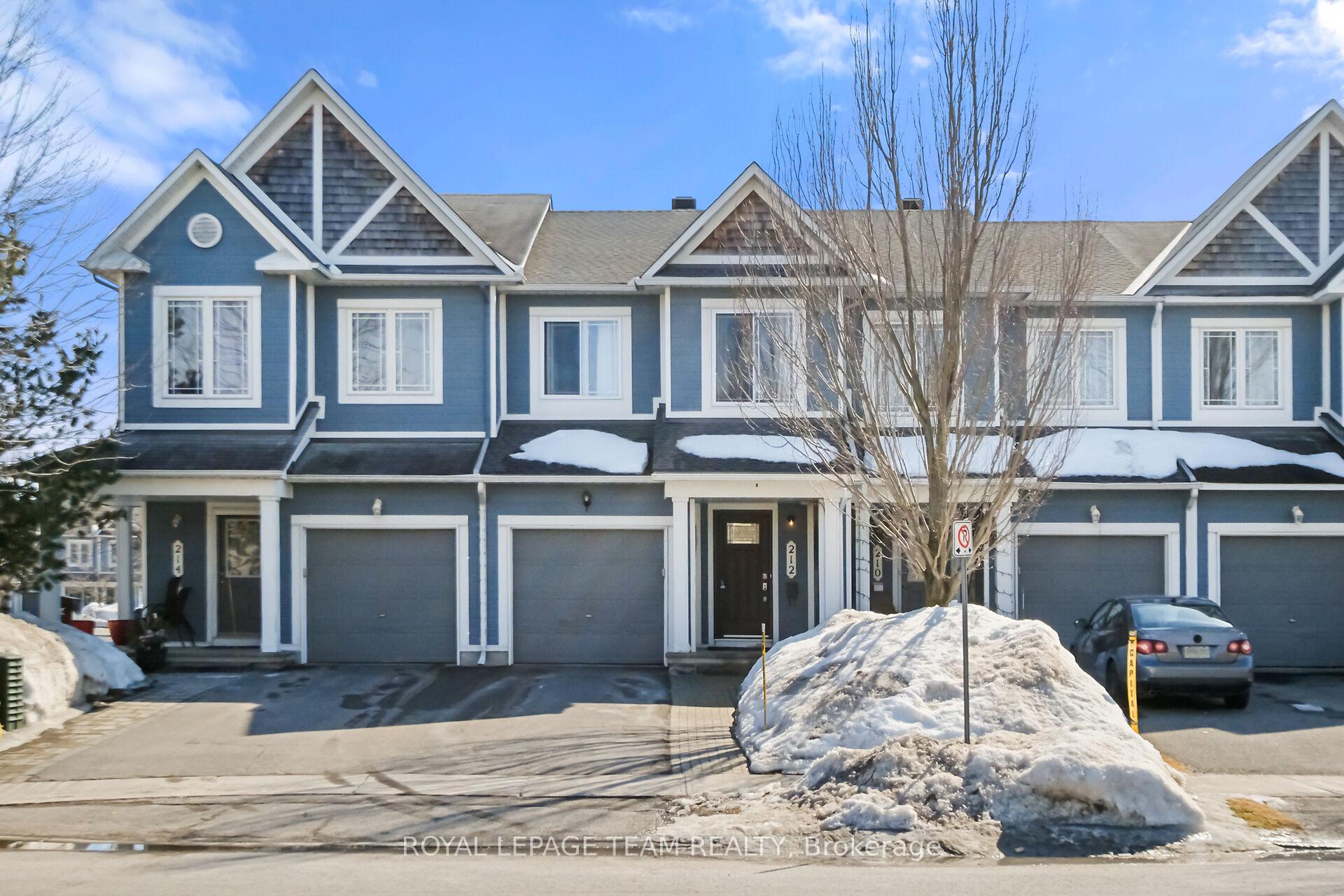 Front of Unit 129, 212 Meadowbreeze Drive