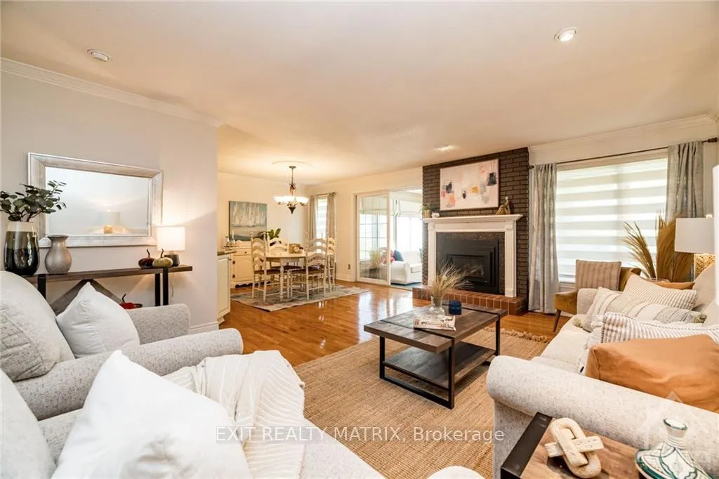 Photo 5 of 21 Glen Abbey Crescent, Ottawa, Stittsville (Central) — HOMEH