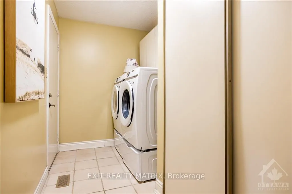Photo 7 of 21 Glen Abbey Crescent, Ottawa, Stittsville (Central) — HOMEH