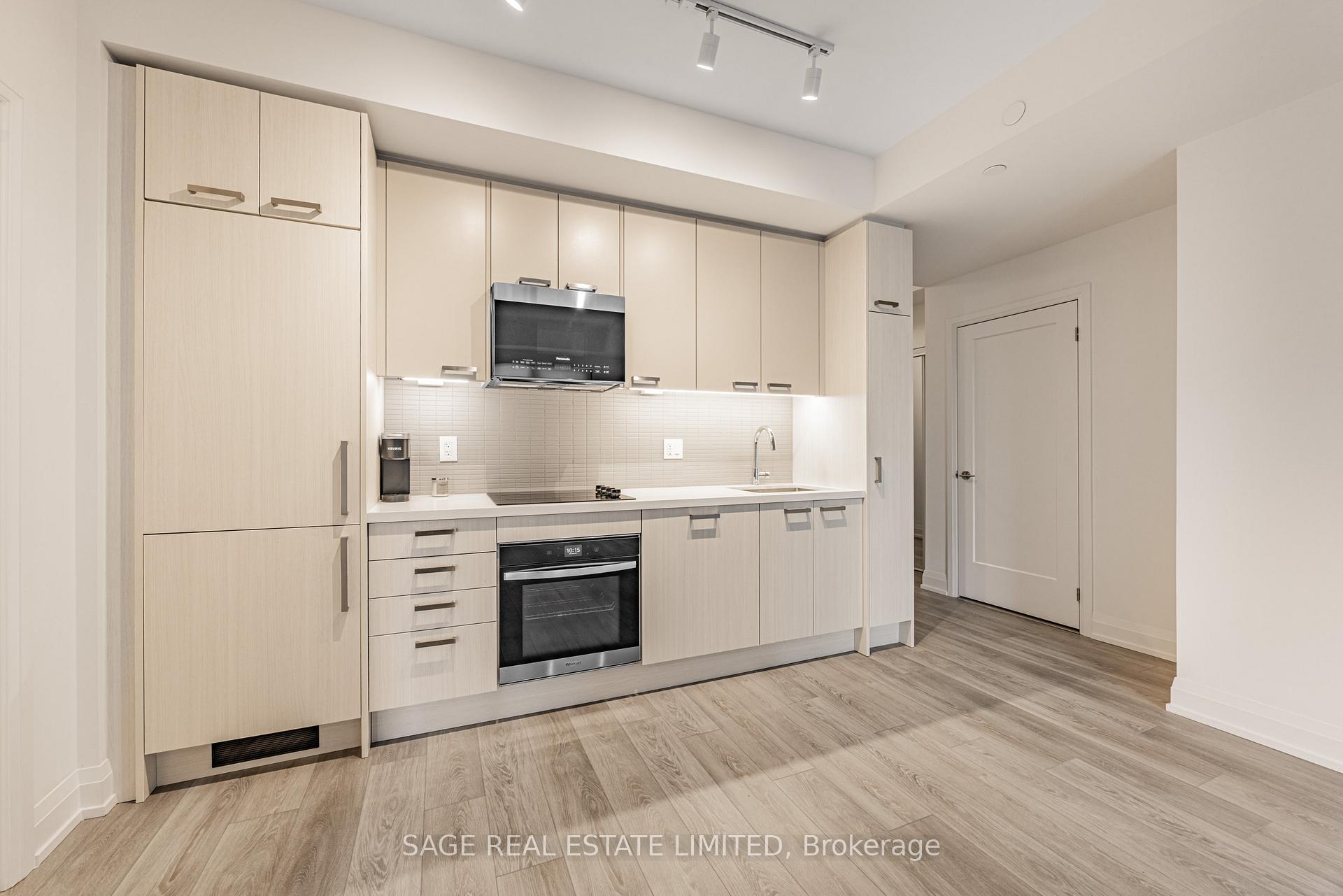Front of Unit 911, 20 Soudan Avenue