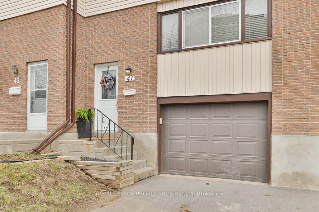 Photo 2 of 41 O'Hare Street, Belleville, Belleville Ward — HOMEH
