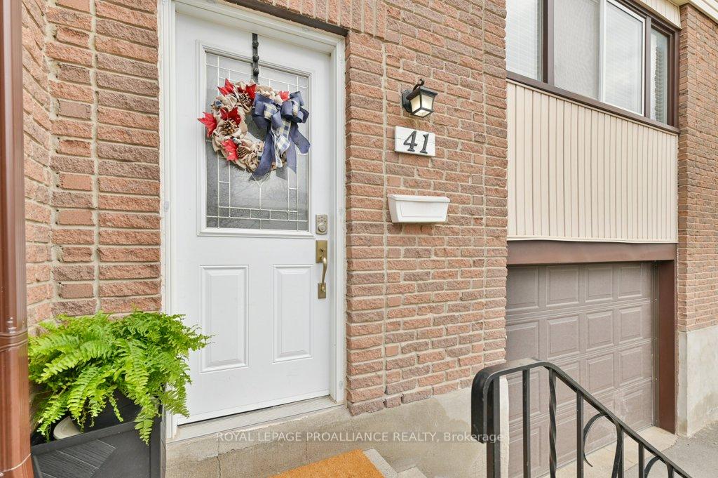 Photo 5 of 41 O'Hare Street, Belleville, Belleville Ward — HOMEH