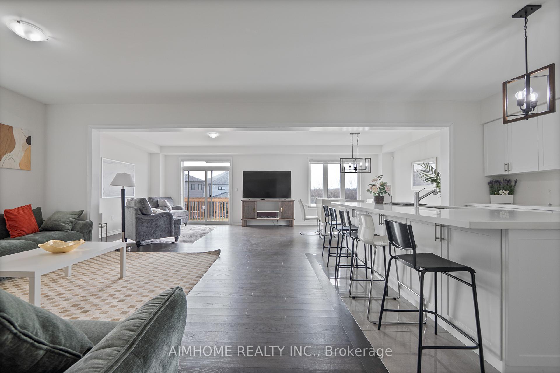 Photo 4 of 86 Gilham Way, Brant, Paris — HOMEH