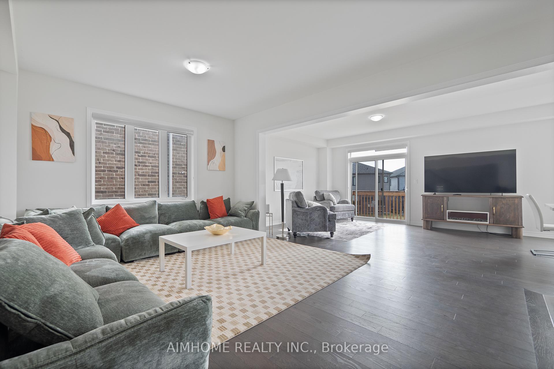 Photo 6 of 86 Gilham Way, Brant, Paris — HOMEH