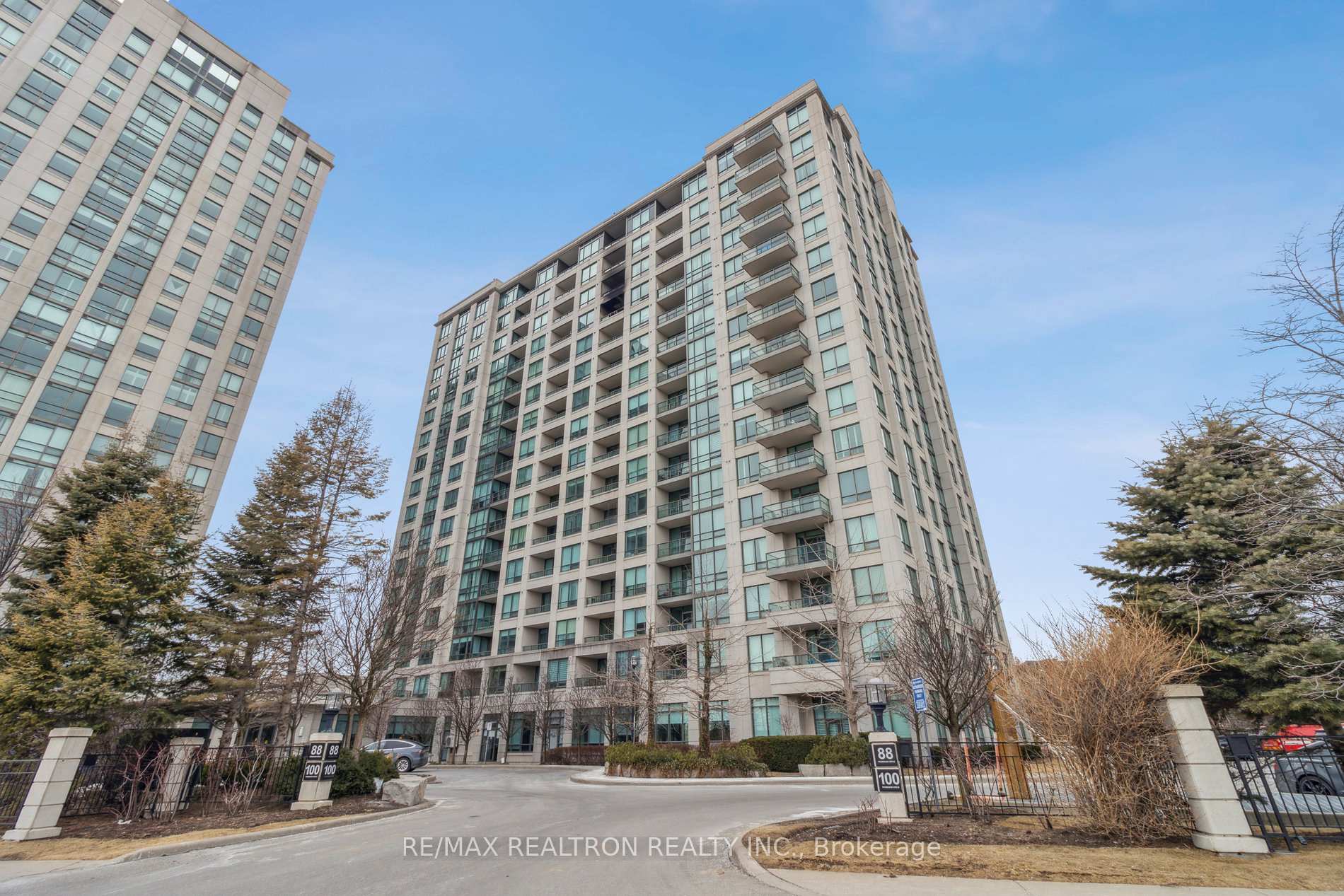 Photo 2 of Unit 503, 100 Promenade Circle, Vaughan, Brownridge — HOMEH