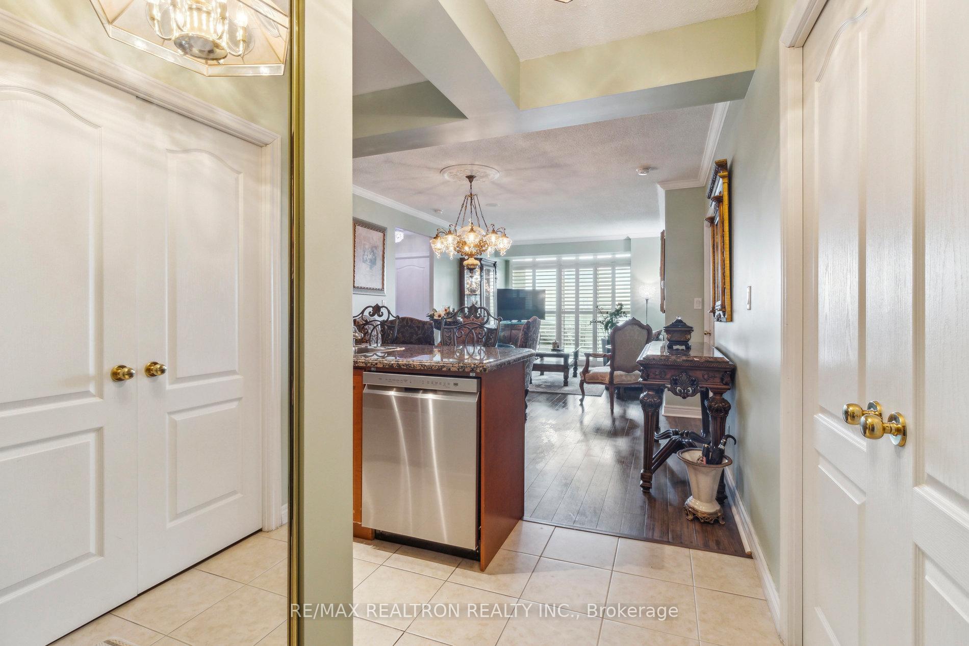 Photo 12 of Unit 503, 100 Promenade Circle, Vaughan, Brownridge — HOMEH
