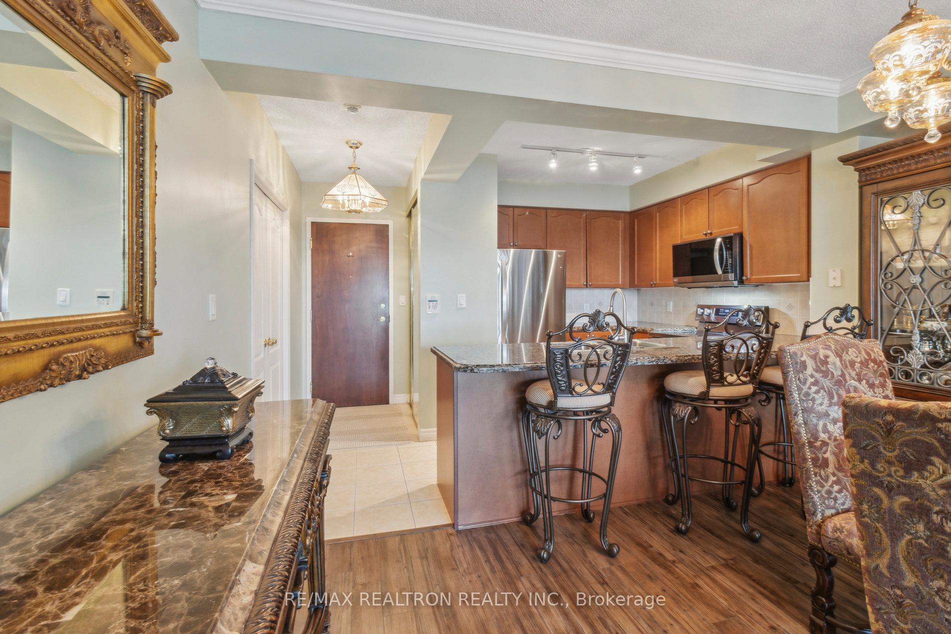 Photo 18 of Unit 503, 100 Promenade Circle, Vaughan, Brownridge — HOMEH
