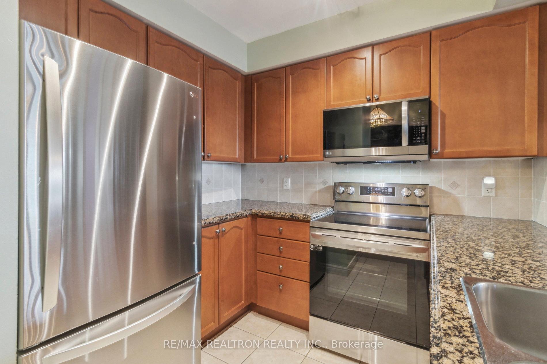 Photo 23 of Unit 503, 100 Promenade Circle, Vaughan, Brownridge — HOMEH