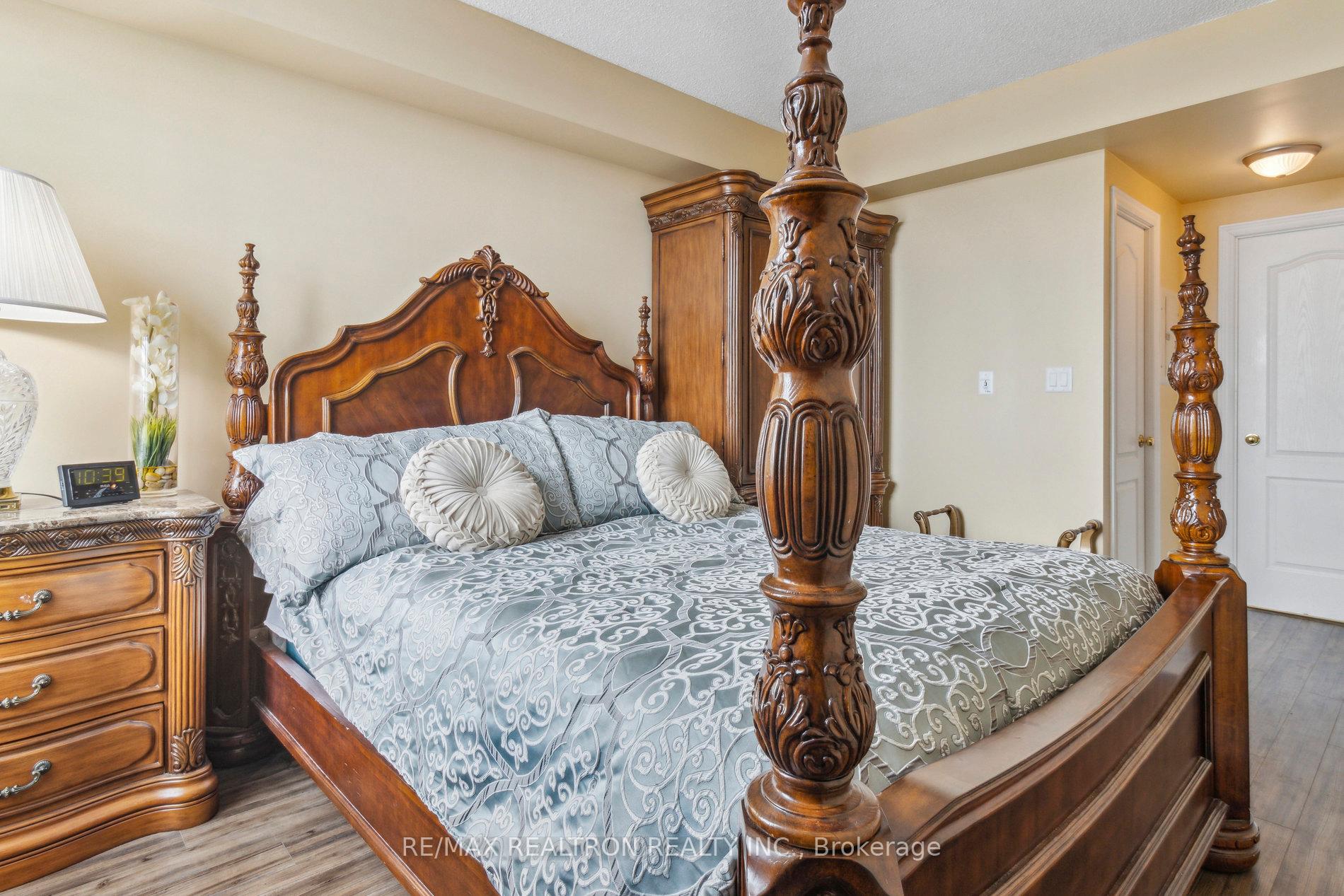Photo 32 of Unit 503, 100 Promenade Circle, Vaughan, Brownridge — HOMEH