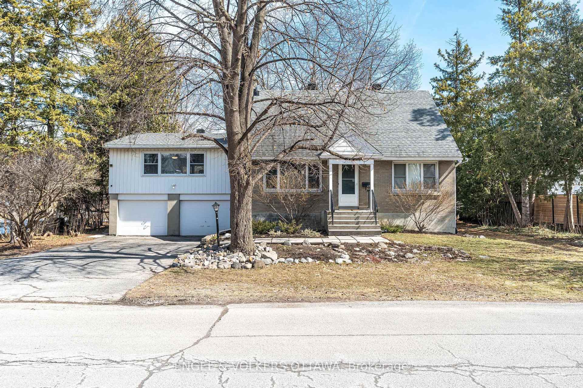 Front of 23 Trillium Avenue