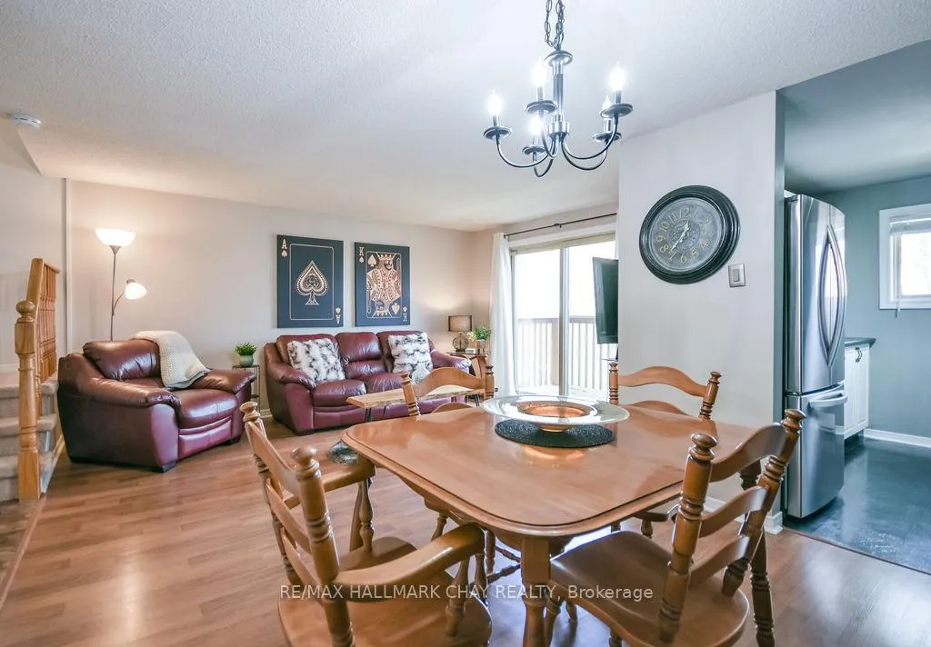 Photo 10 of 14 Evergreen Court, Barrie, Ardagh — HOMEH