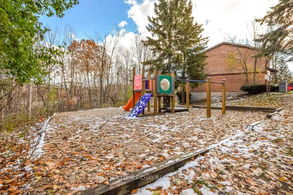 Photo 32 of 14 Evergreen Court, Barrie, Ardagh — HOMEH