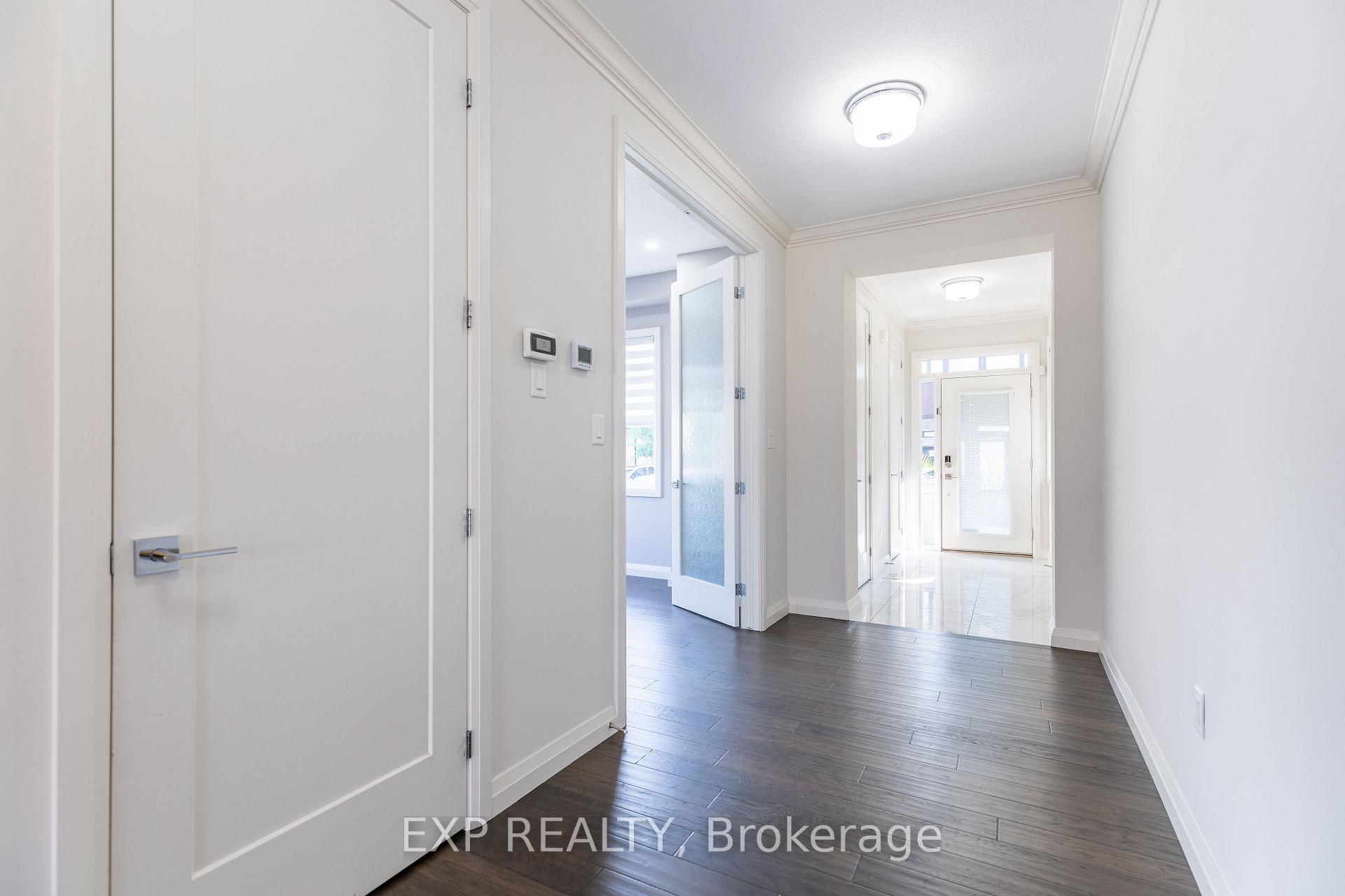 Photo 4 of Unit 7, 35 Midhurst Heights, Hamilton, Stoney Creek Mountain — HOMEH