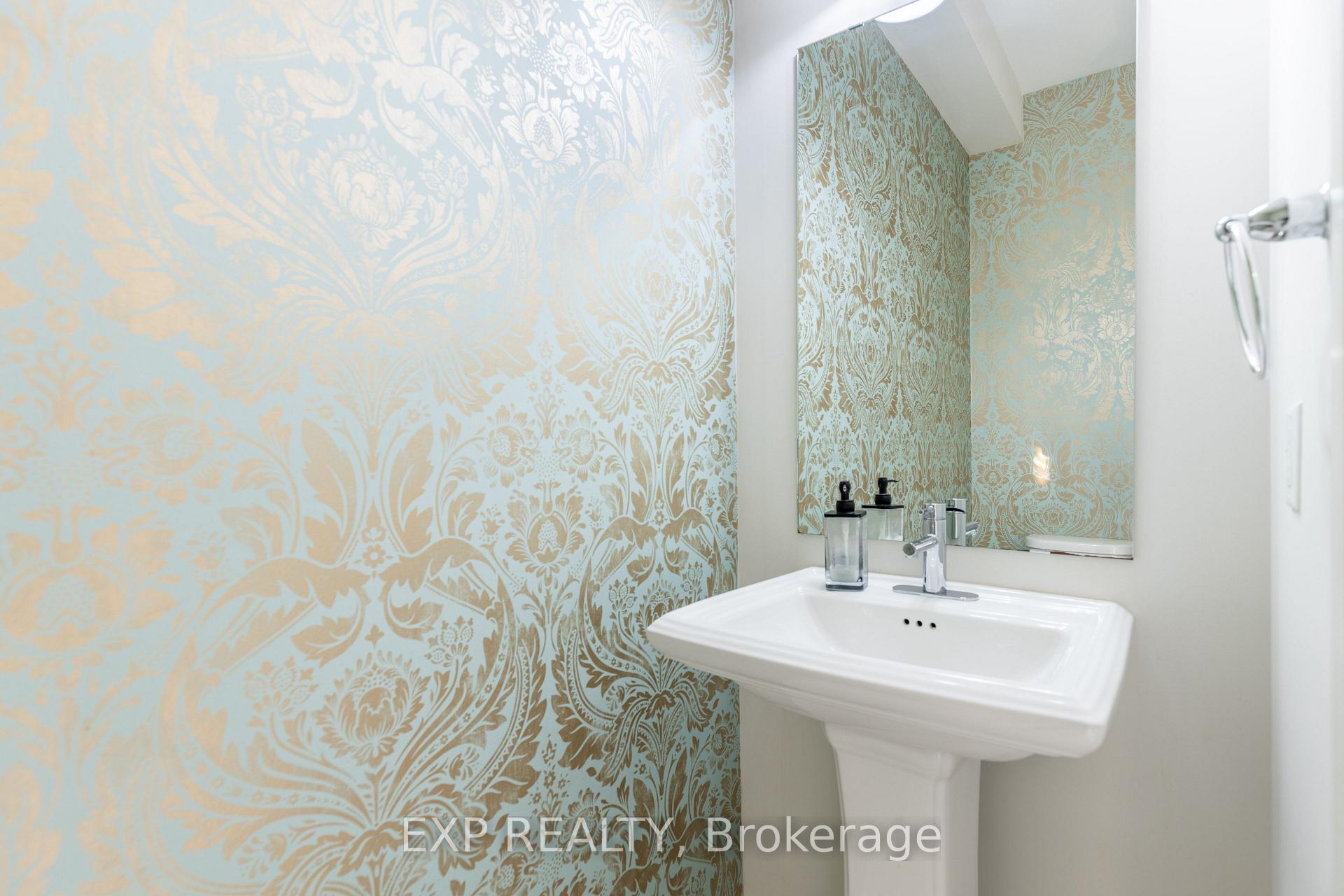 Photo 5 of Unit 7, 35 Midhurst Heights, Hamilton, Stoney Creek Mountain — HOMEH