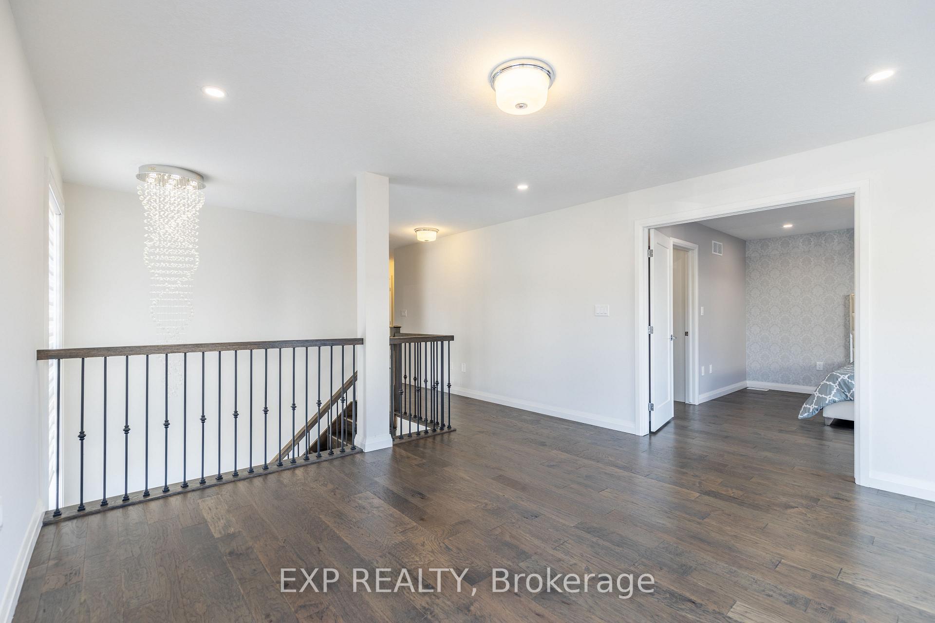 Photo 13 of Unit 7, 35 Midhurst Heights, Hamilton, Stoney Creek Mountain — HOMEH
