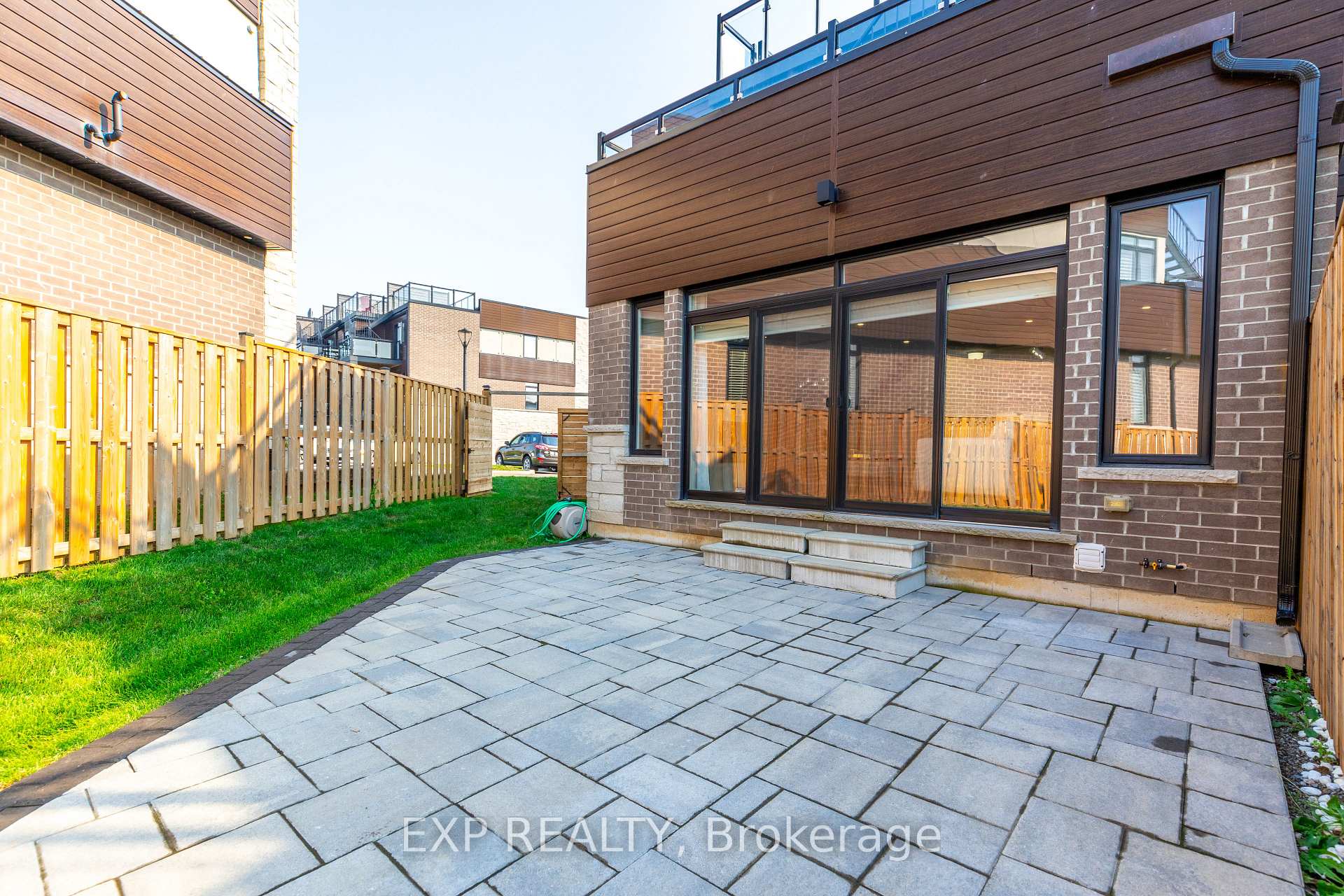Photo 32 of Unit 7, 35 Midhurst Heights, Hamilton, Stoney Creek Mountain — HOMEH