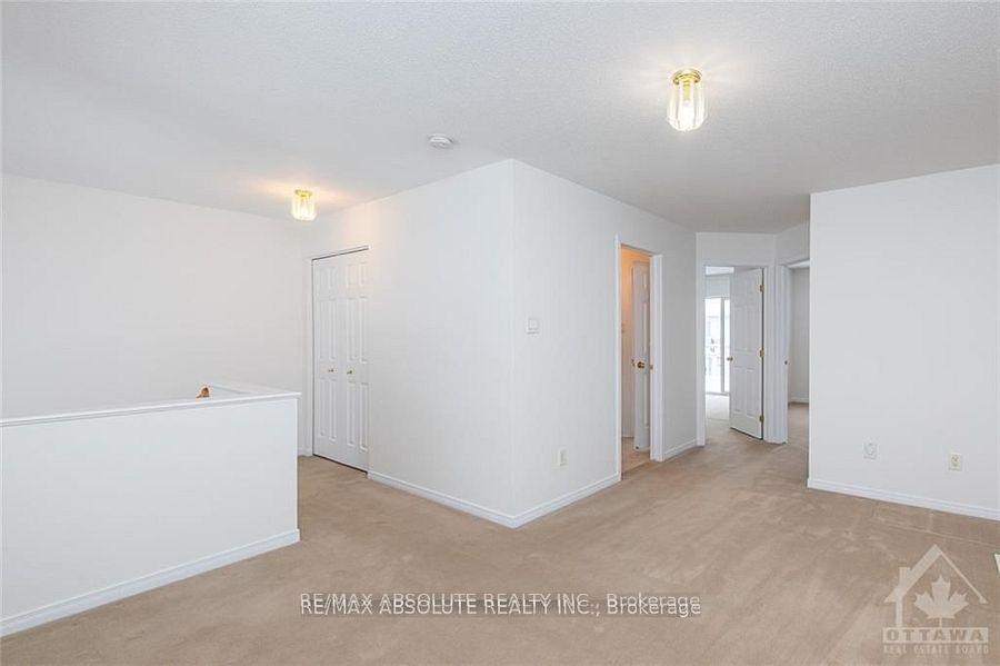 Photo 12 of 256 Gershwin, Ottawa, Westcliffe Estates — HOMEH