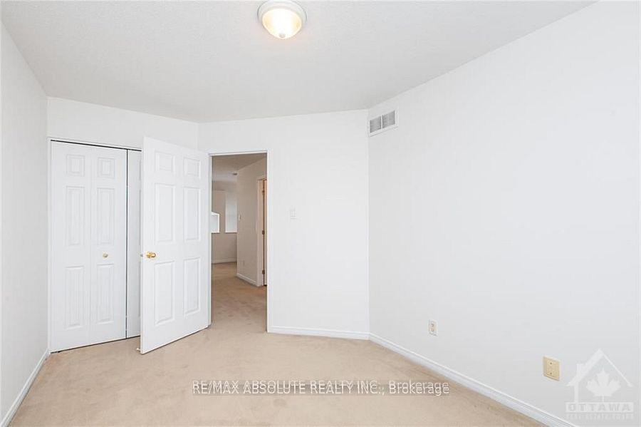 Photo 14 of 256 Gershwin, Ottawa, Westcliffe Estates — HOMEH