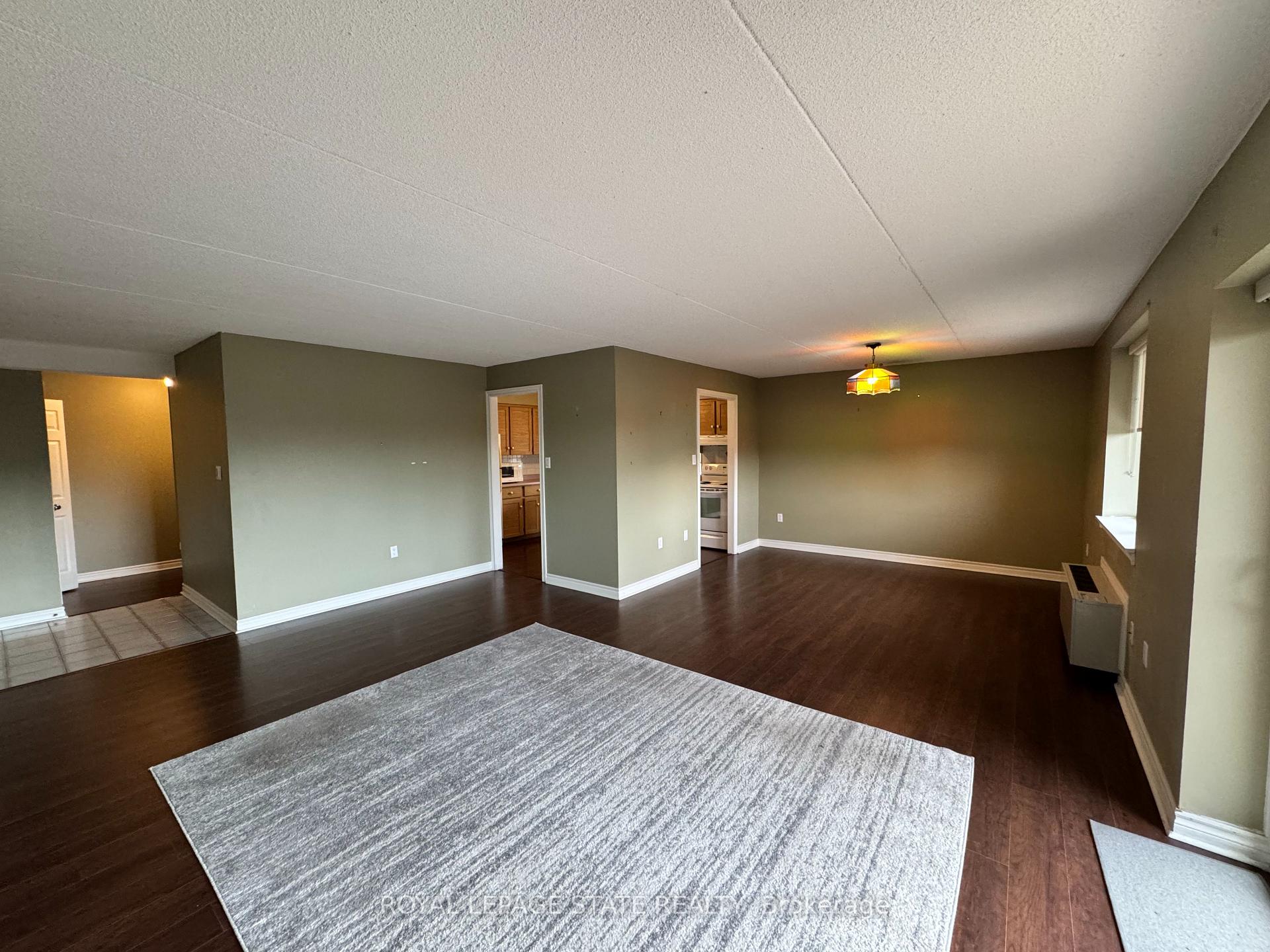 Photo 3 of Unit 202, 386 Highway 8, Hamilton, Stoney Creek — HOMEH