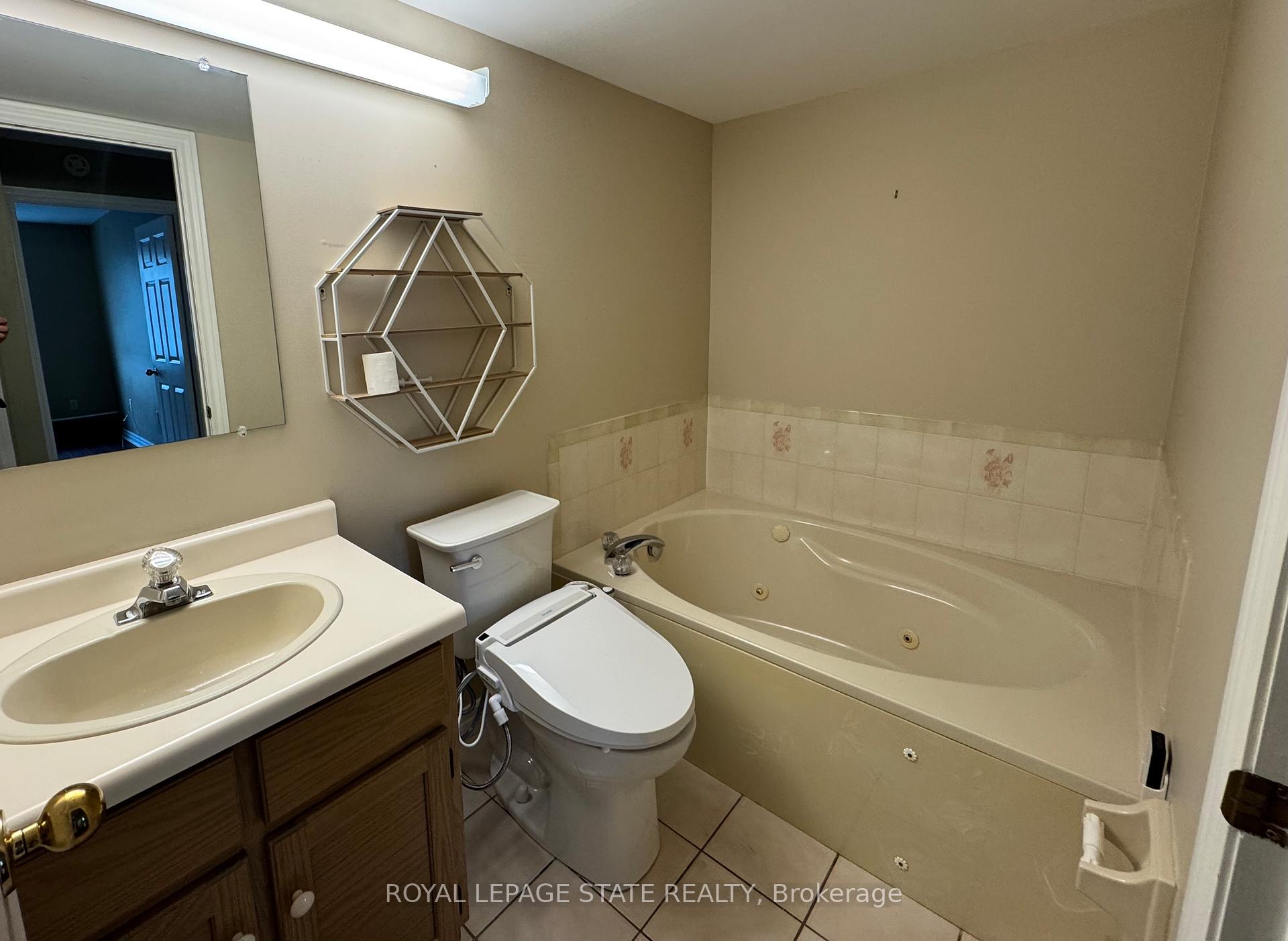 Photo 7 of Unit 202, 386 Highway 8, Hamilton, Stoney Creek — HOMEH