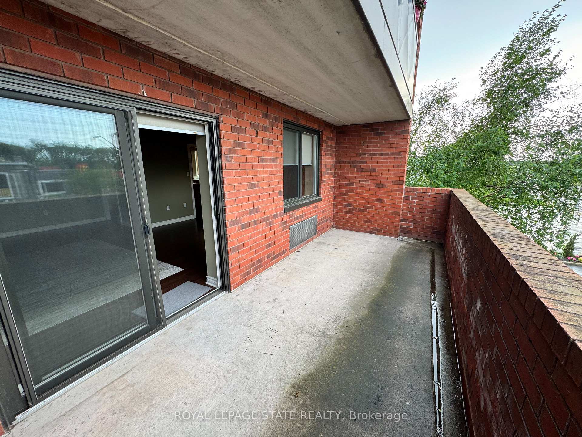 Photo 14 of Unit 202, 386 Highway 8, Hamilton, Stoney Creek — HOMEH