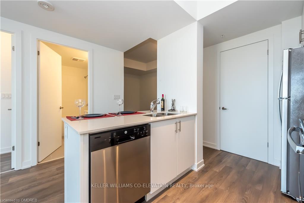Photo 2 of Unit 814, 550 North Service Road, Grimsby, Grimsby Beach — HOMEH