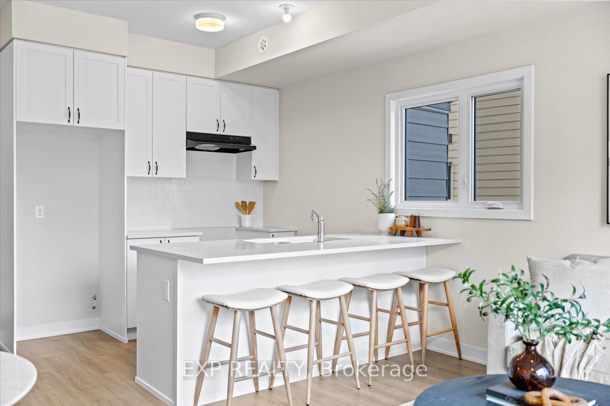 Photo 3 of 200 Mishi Private, Ottawa, CFB Rockcliffe and Area — HOMEH