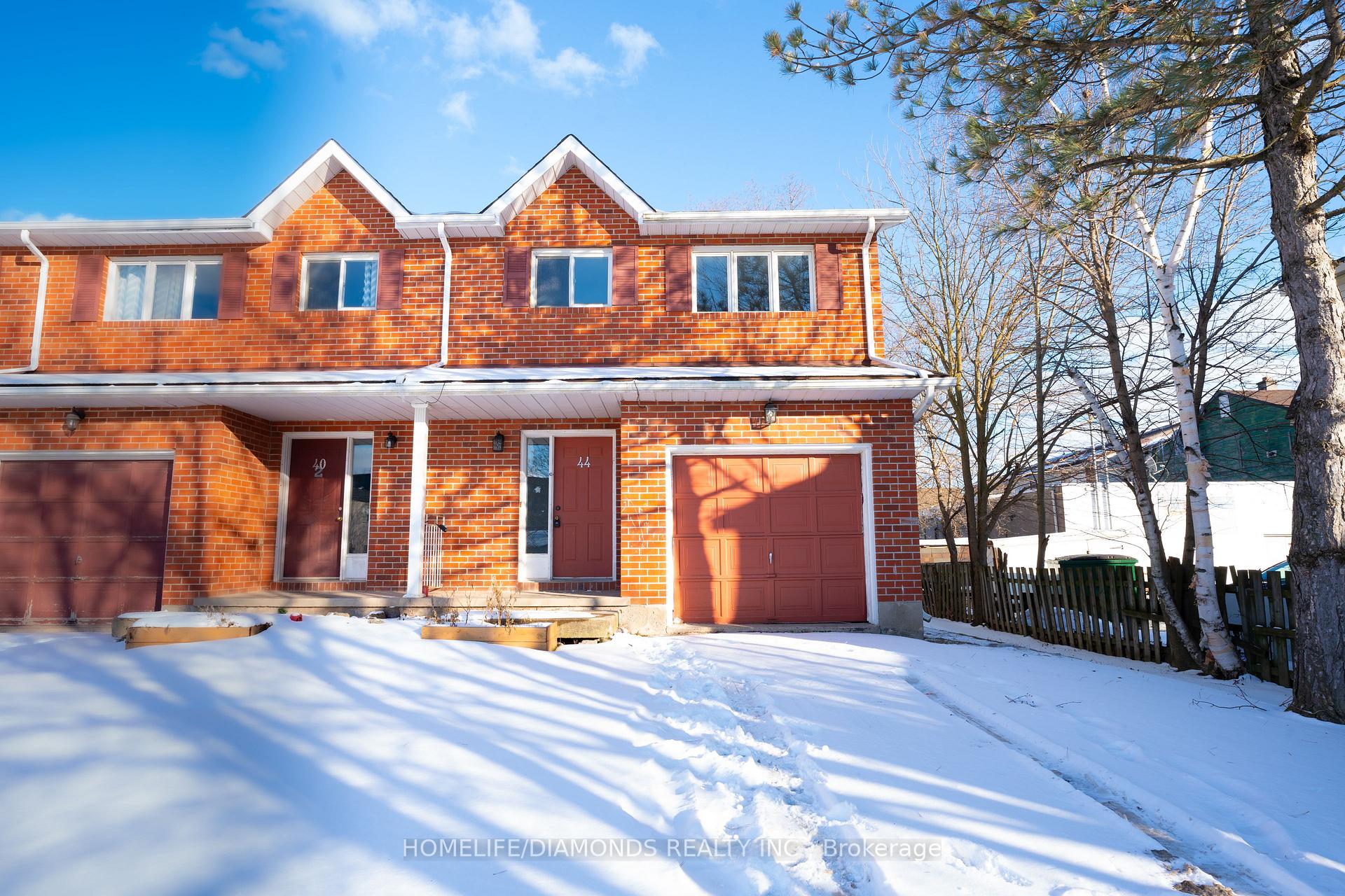 Front of 44 Nelson Trail